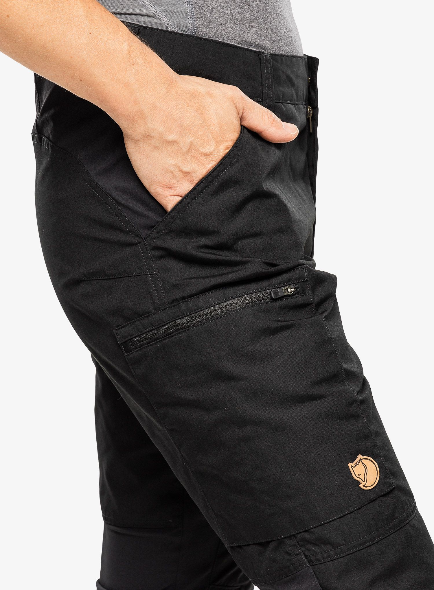 Pohodniške hlače Fjallraven Kaipak Trousers - black