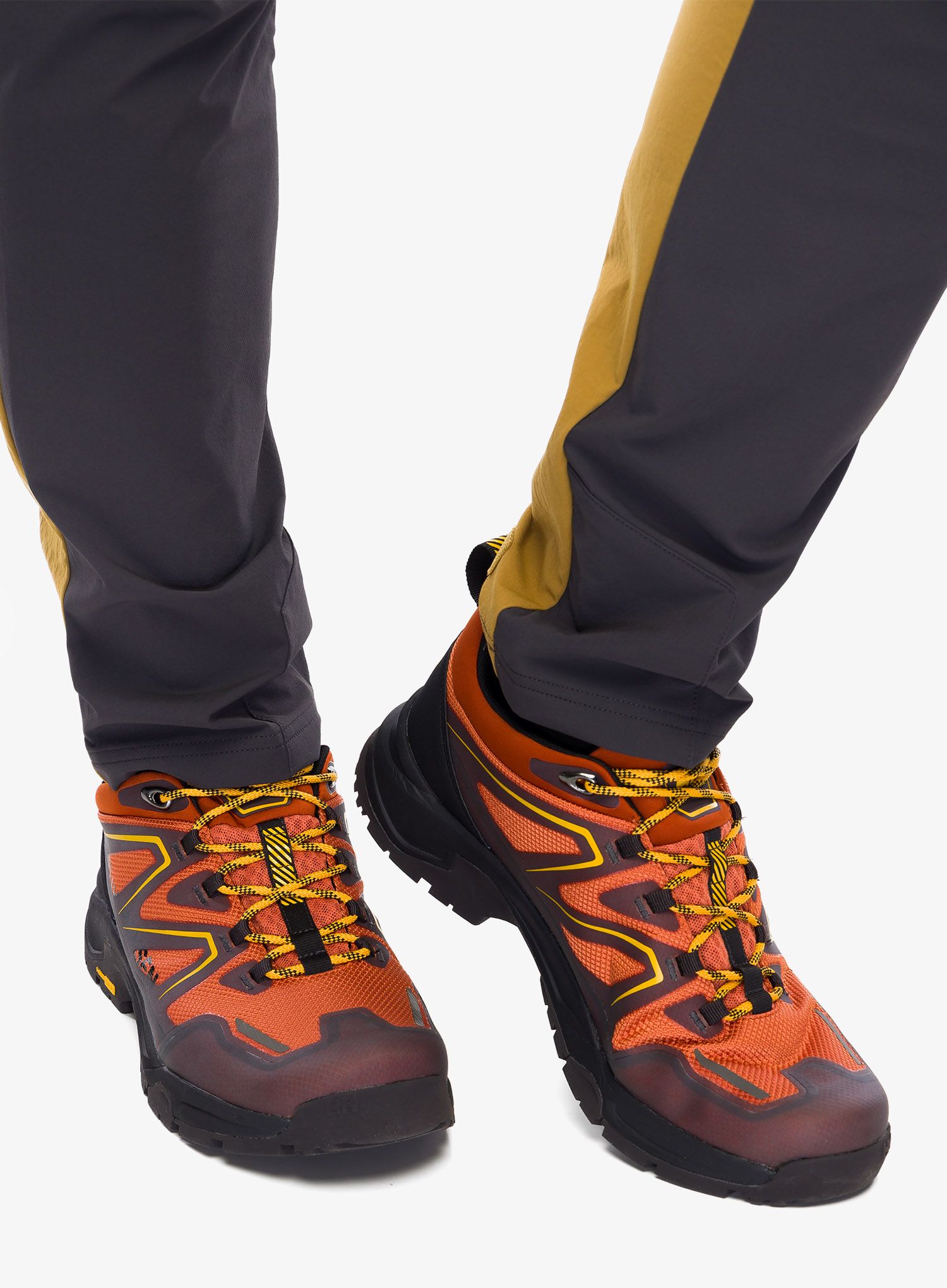 Pohodniški čevlji Helly Hansen Cascade Low HT - ginger biscuit/ebony