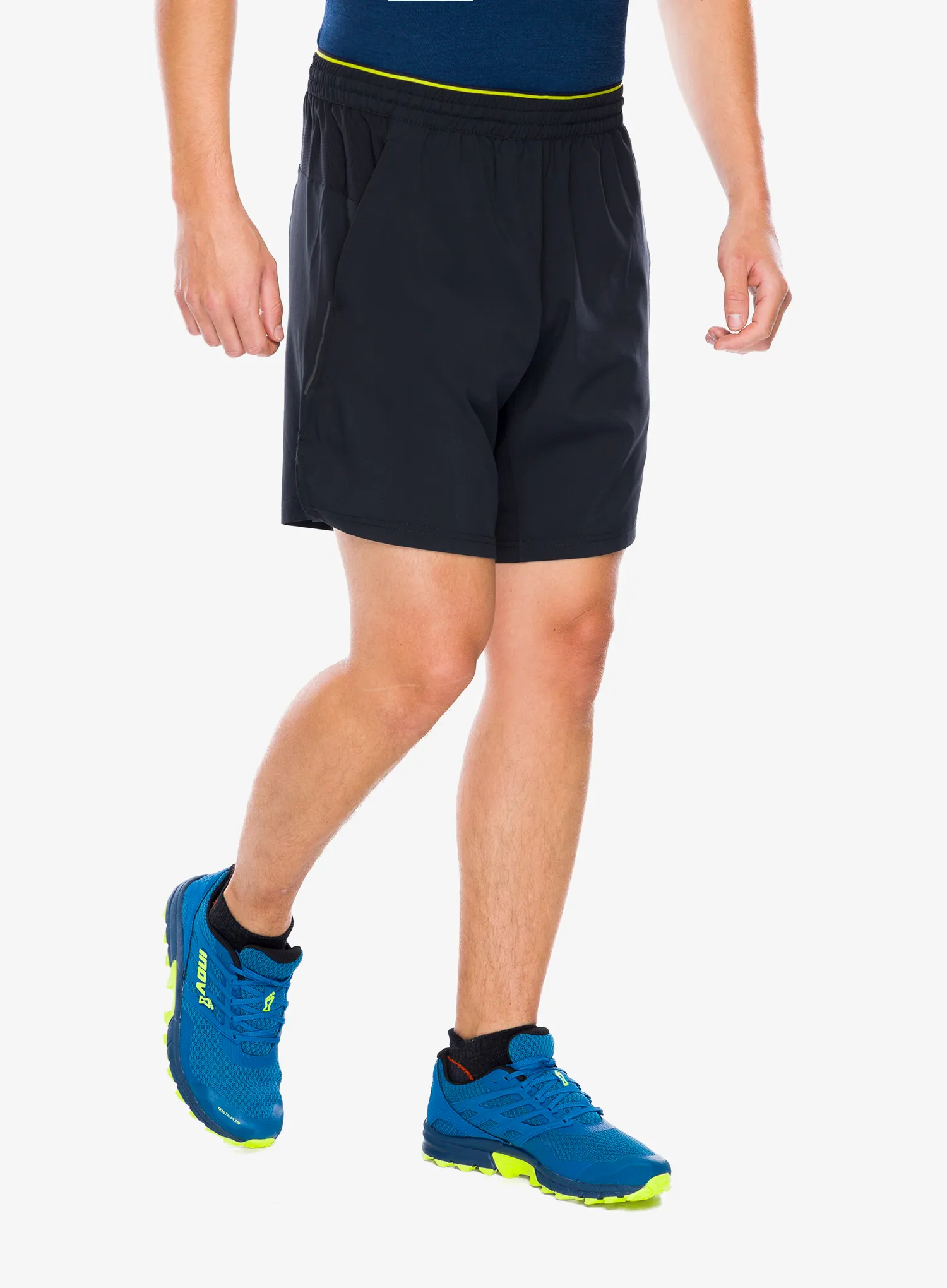 Tekaške kratke hlače Inov-8 Train Lite 9 Short - black/black