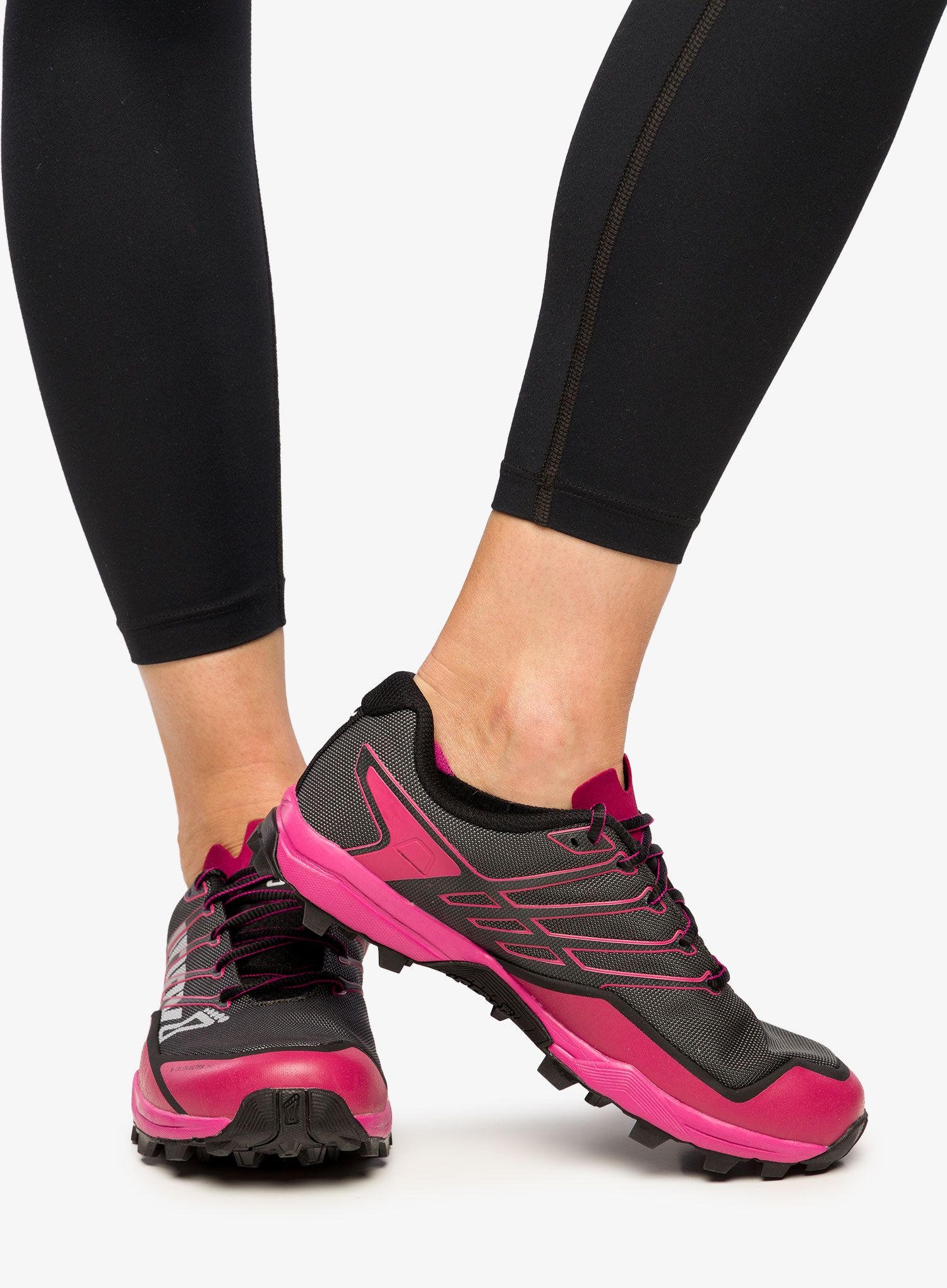 Ženski tekaški čevlji Inov-8 X-Talon Ultra 260 V2 - black/sangria