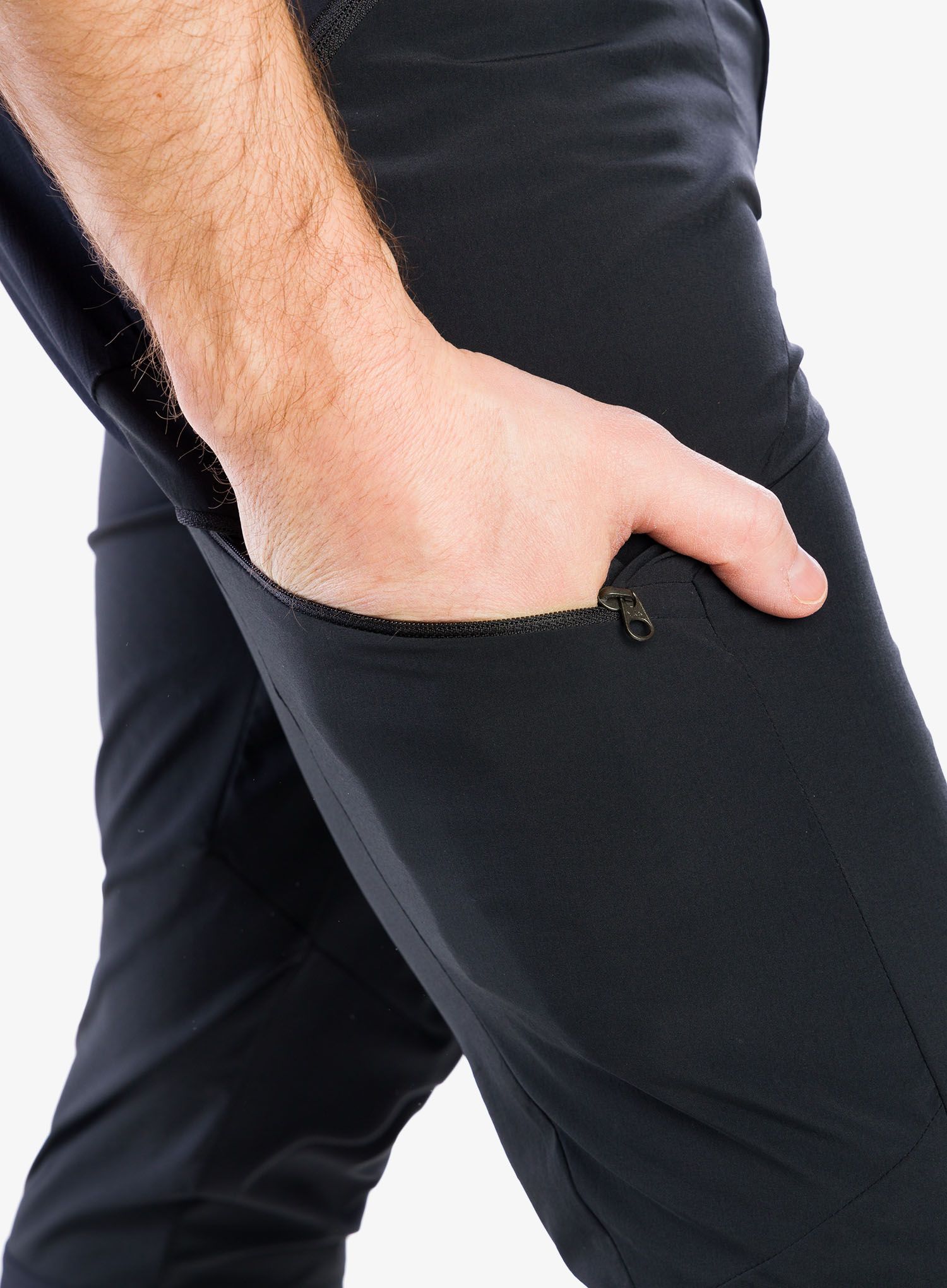 Pohodne hlače La Sportiva Monument Pant - black/cherry tomato