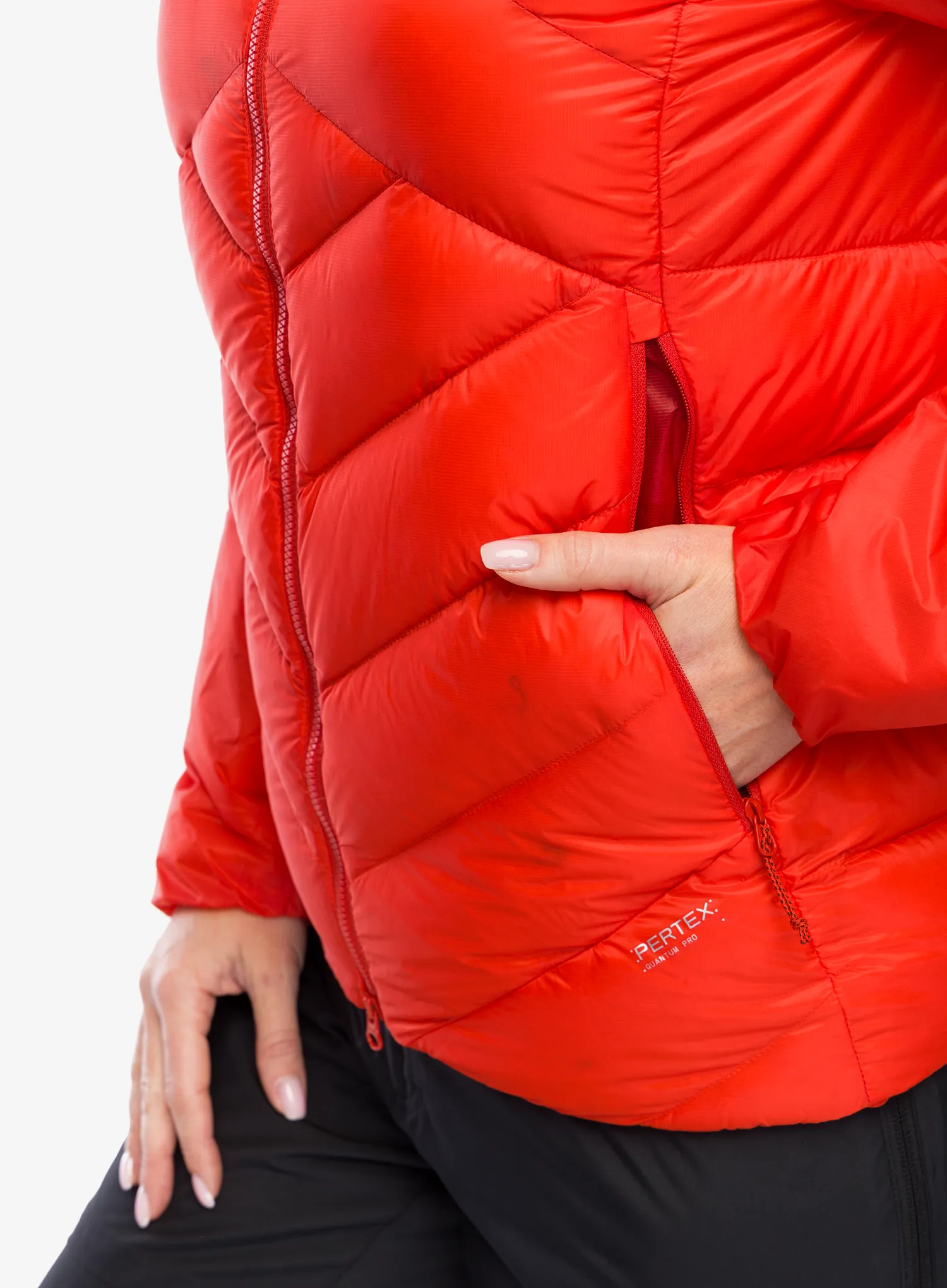 Ženska puhovka Mammut Taiss IN Hooded Jacket - mammut red