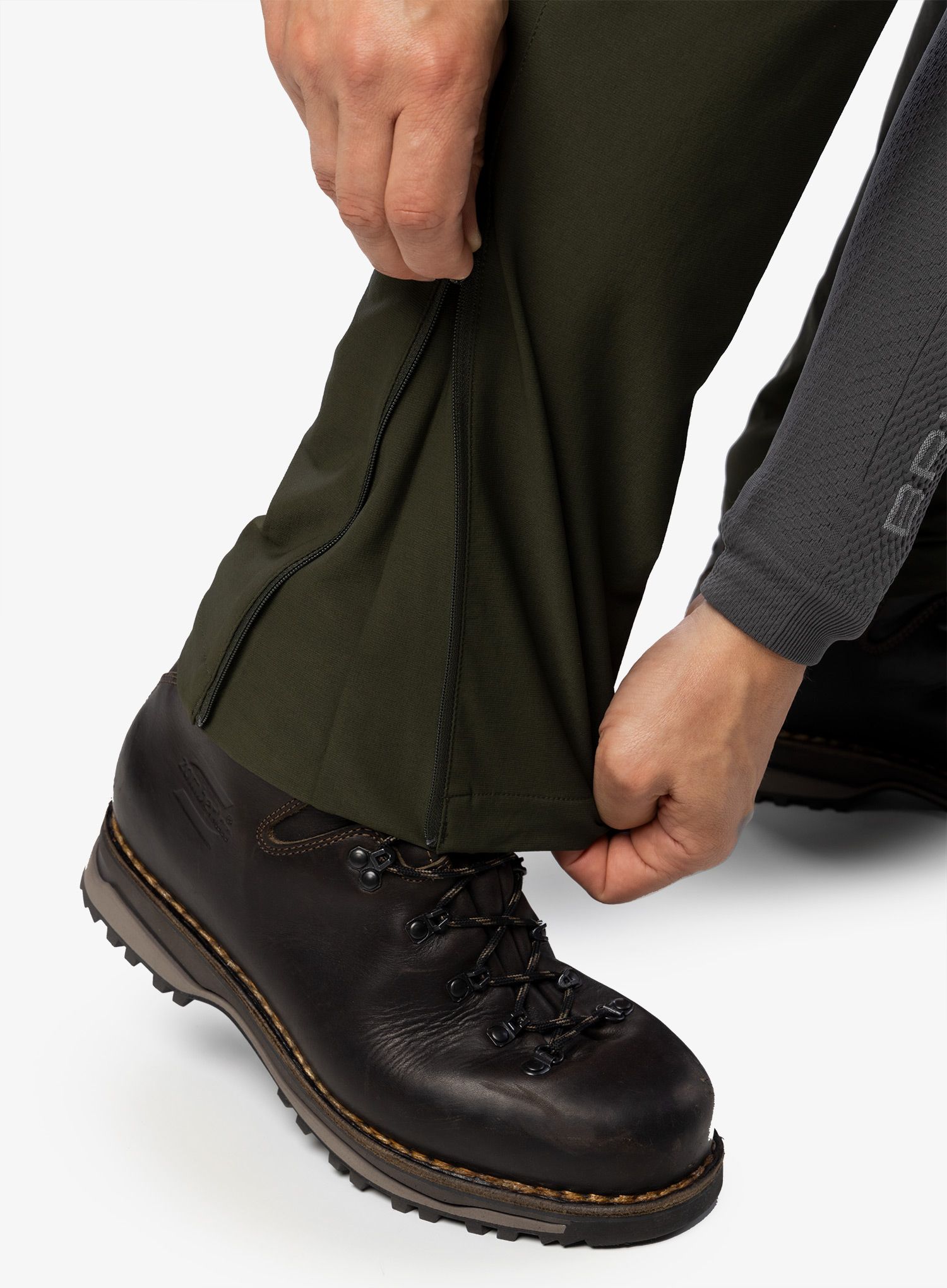 Pohodne hlače Montane Tenacity Pants - oak green