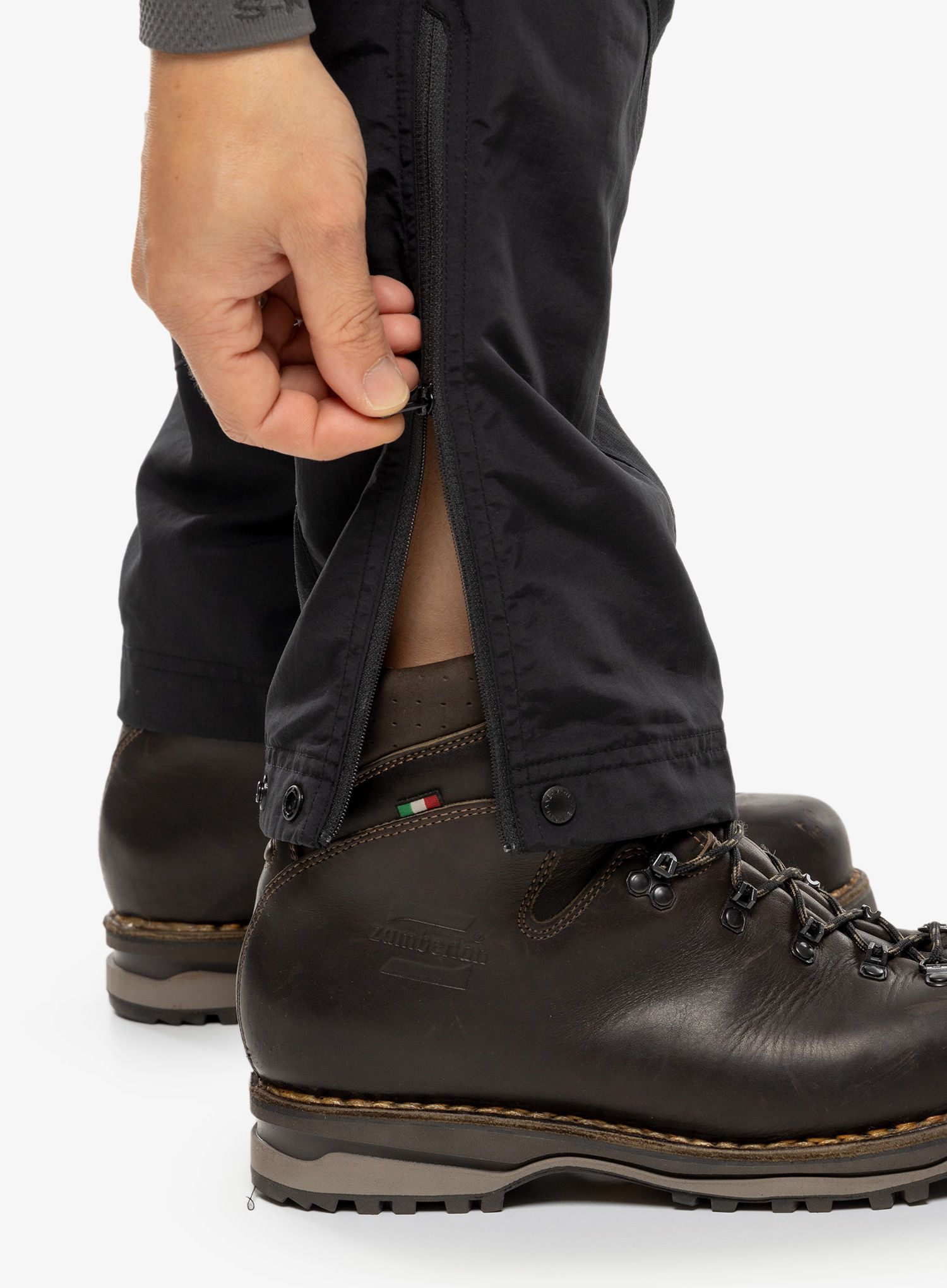 Pohodne hlače Montane Terra Pants - black