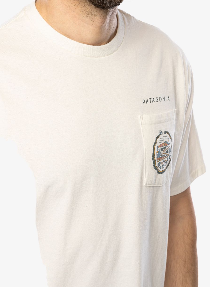Bombažna majica Patagonia Commontrail Pocket Responsibili-Tee - birch white