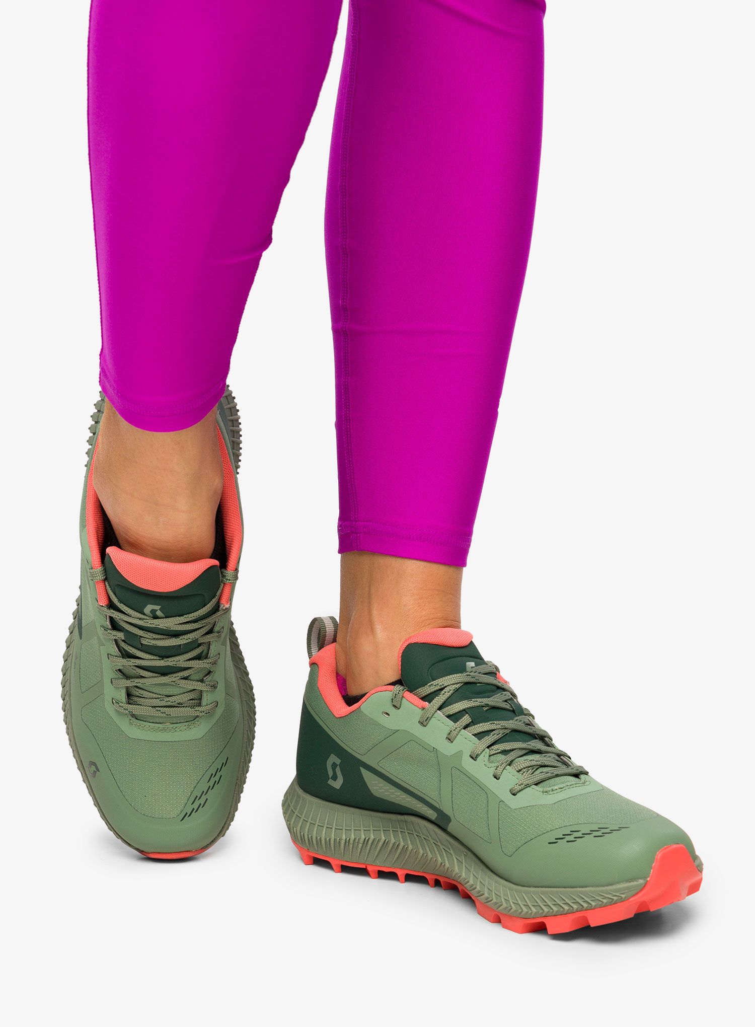 Ženski tekaški čevlji SCOTT Supertrac 3 GTX - frost green/coral pink