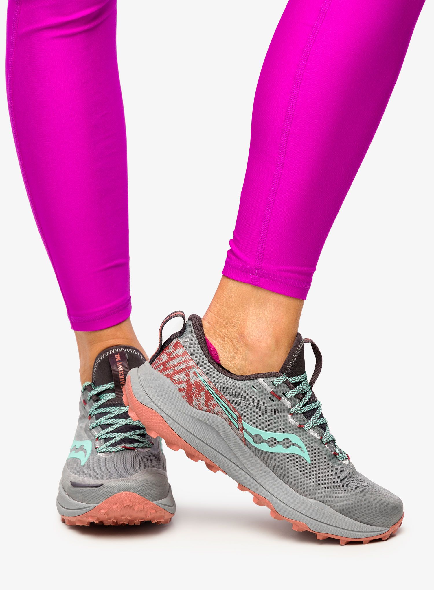Ženski tekaški čevlji Saucony Xodus Ultra 2  - fossil/soot