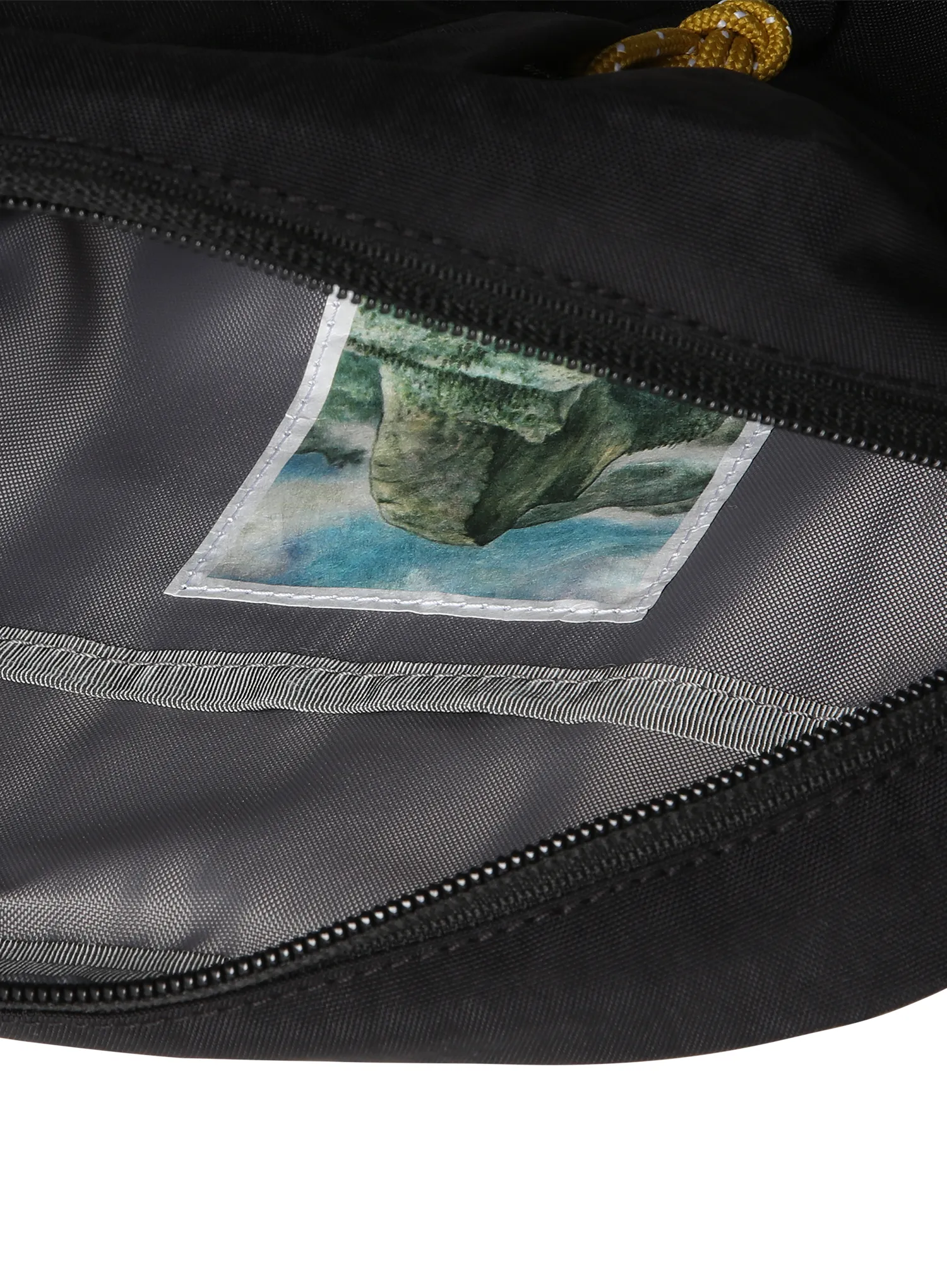 Mestna torba The North Face Berkeley Crossbody - tnf black/mineral gold