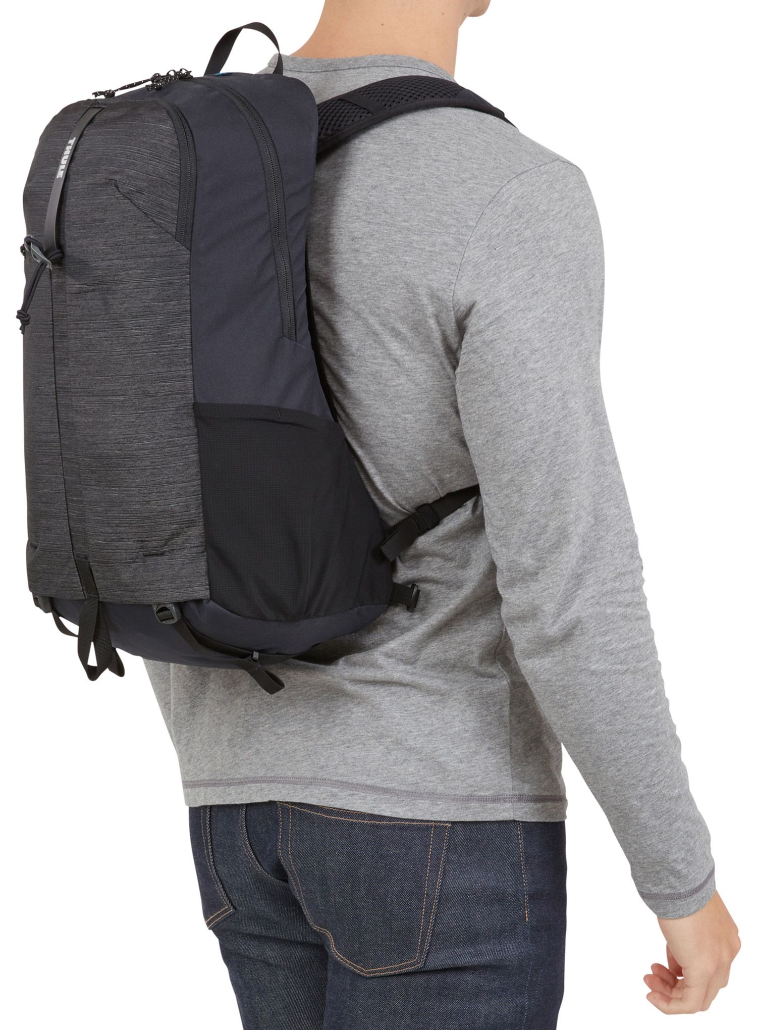 Pohodniški nahrbtnik Thule Nanum 18L - black
