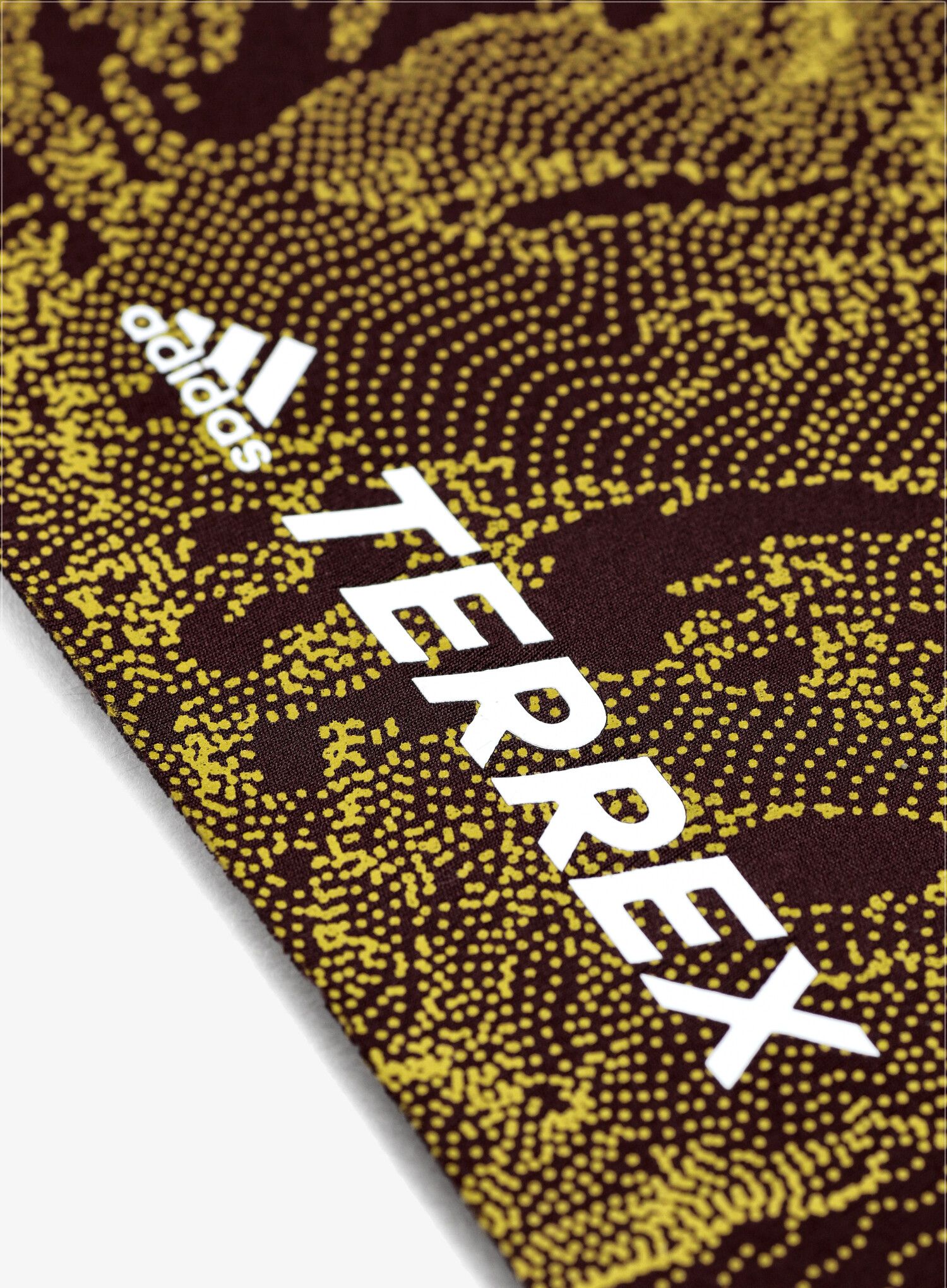 Ženski naglavni trak adidas TERREX Graphic Headband - shadow maroon/pulse olive