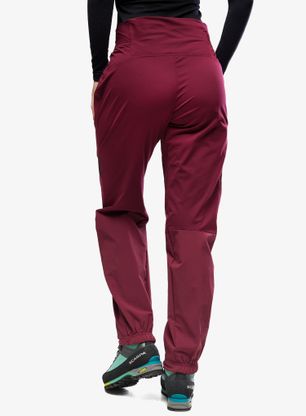 Ženske softshell hlače adidas TERREX Techrock Alpine Climbing Pants - shadow red