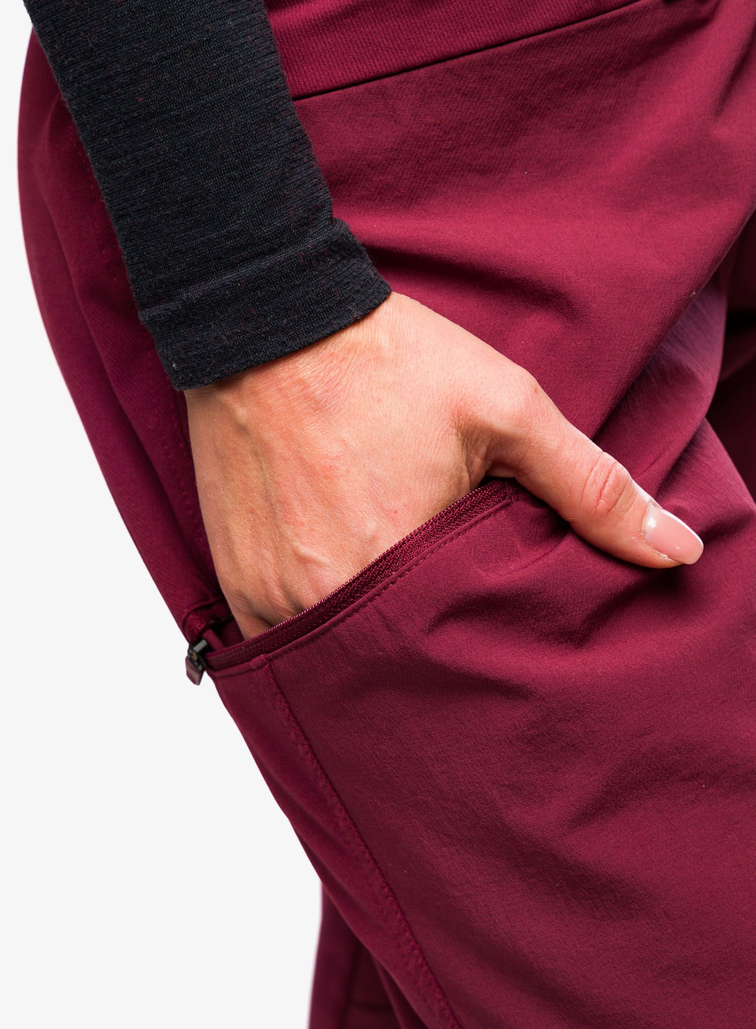 Ženske softshell hlače adidas TERREX Techrock Alpine Climbing Pants - shadow red