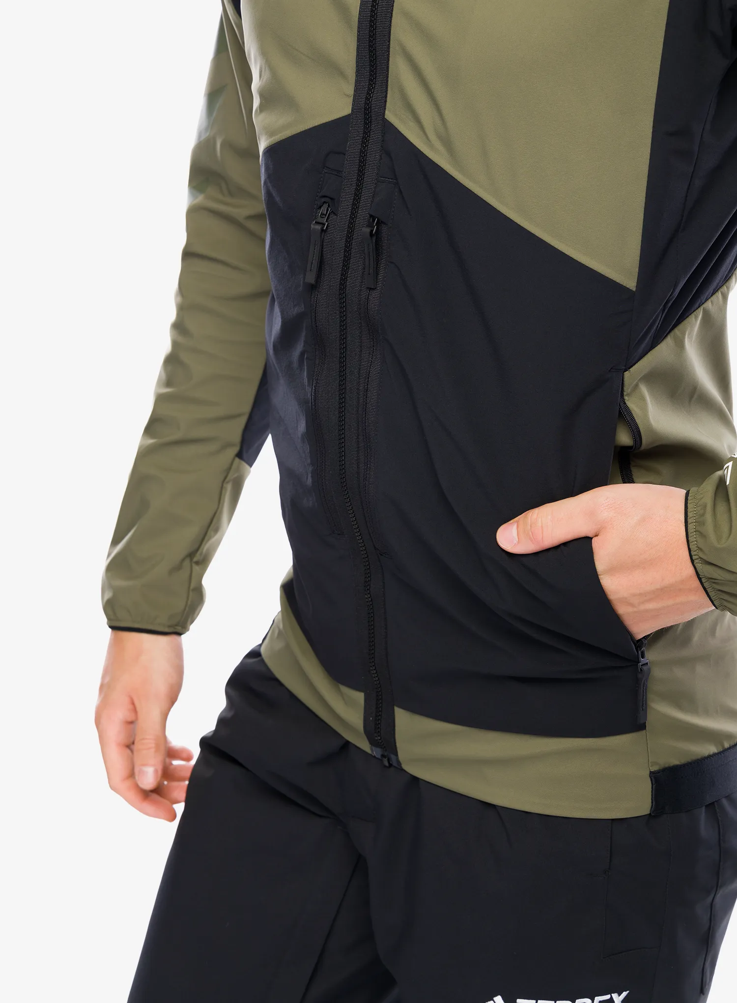 Softshell jakna adidas TERREX Techrock GORE-TEX WINDSTOPPER Softshell Jkt - olive strata/black