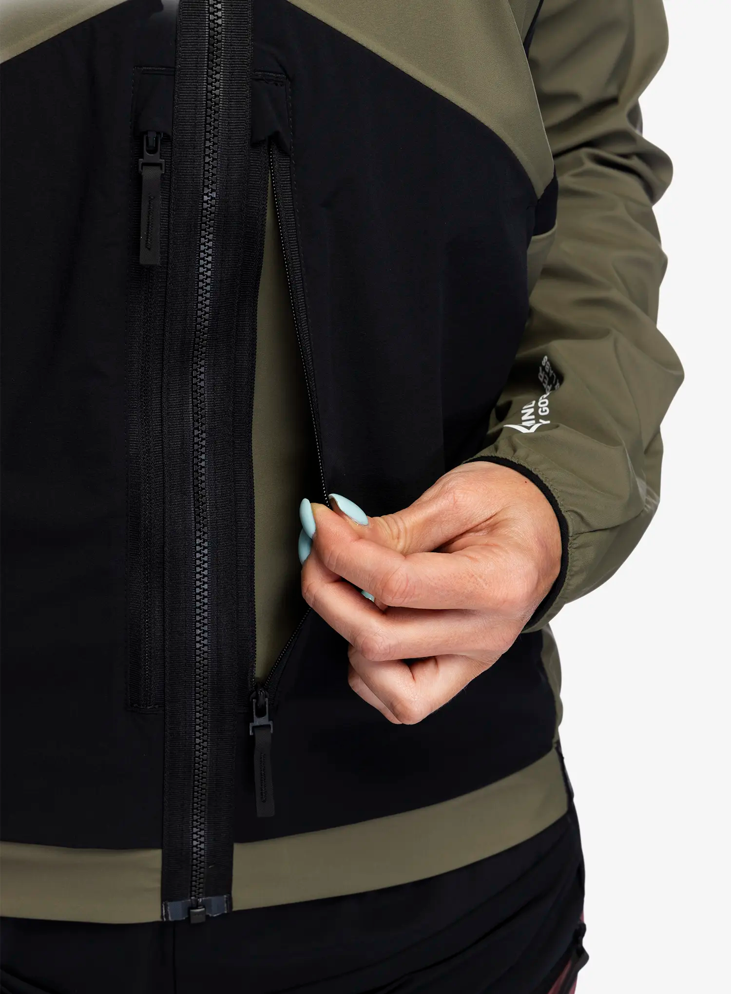 Ženska softshell jakna adidas TERREX Techrock GORE-TEX WINDSTOPPER Softshell Jkt - olive strata/black