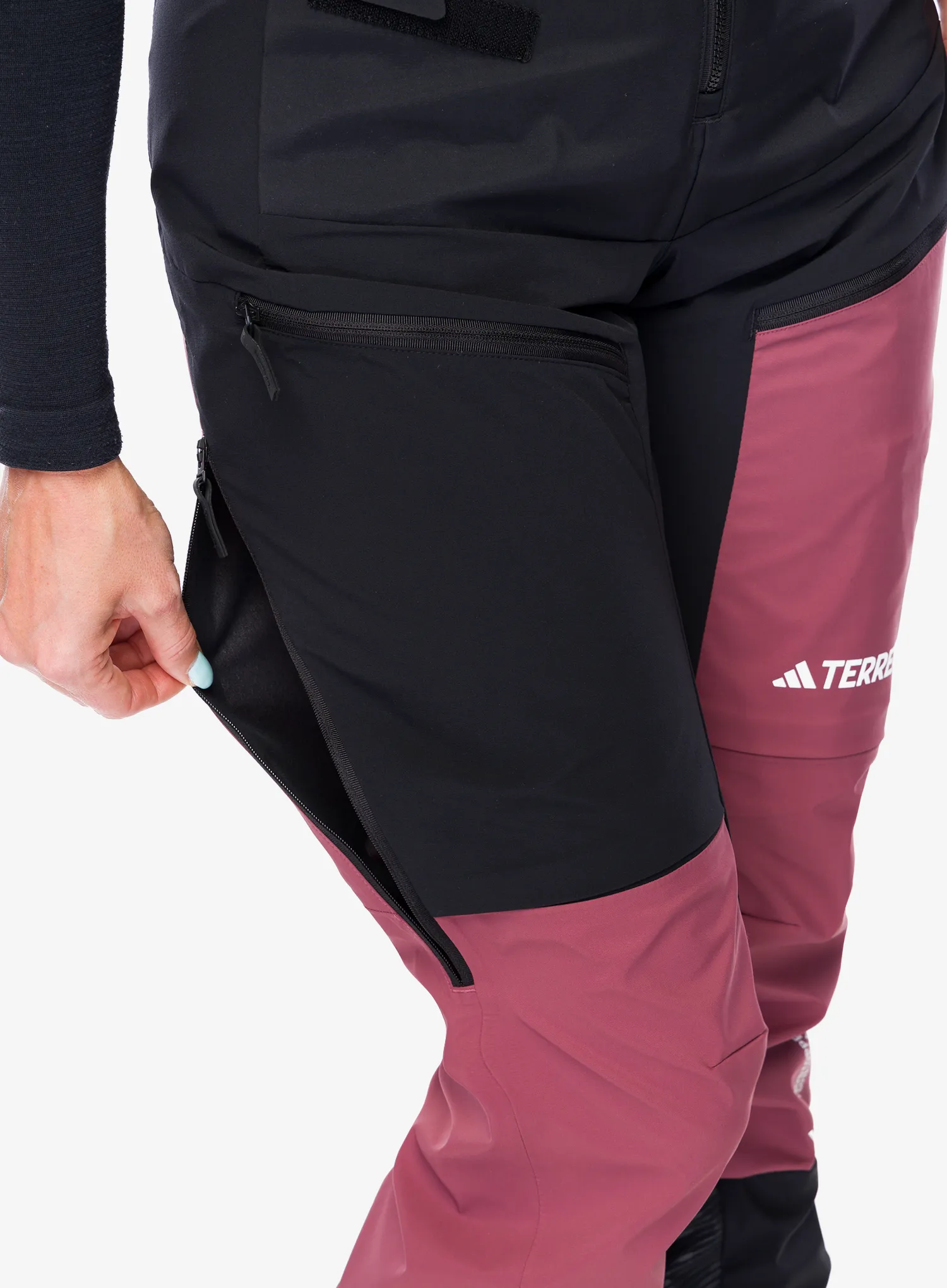 Ženske hlače adidas TERREX Techrock Tour Softshell Pants - black/quiet crimson