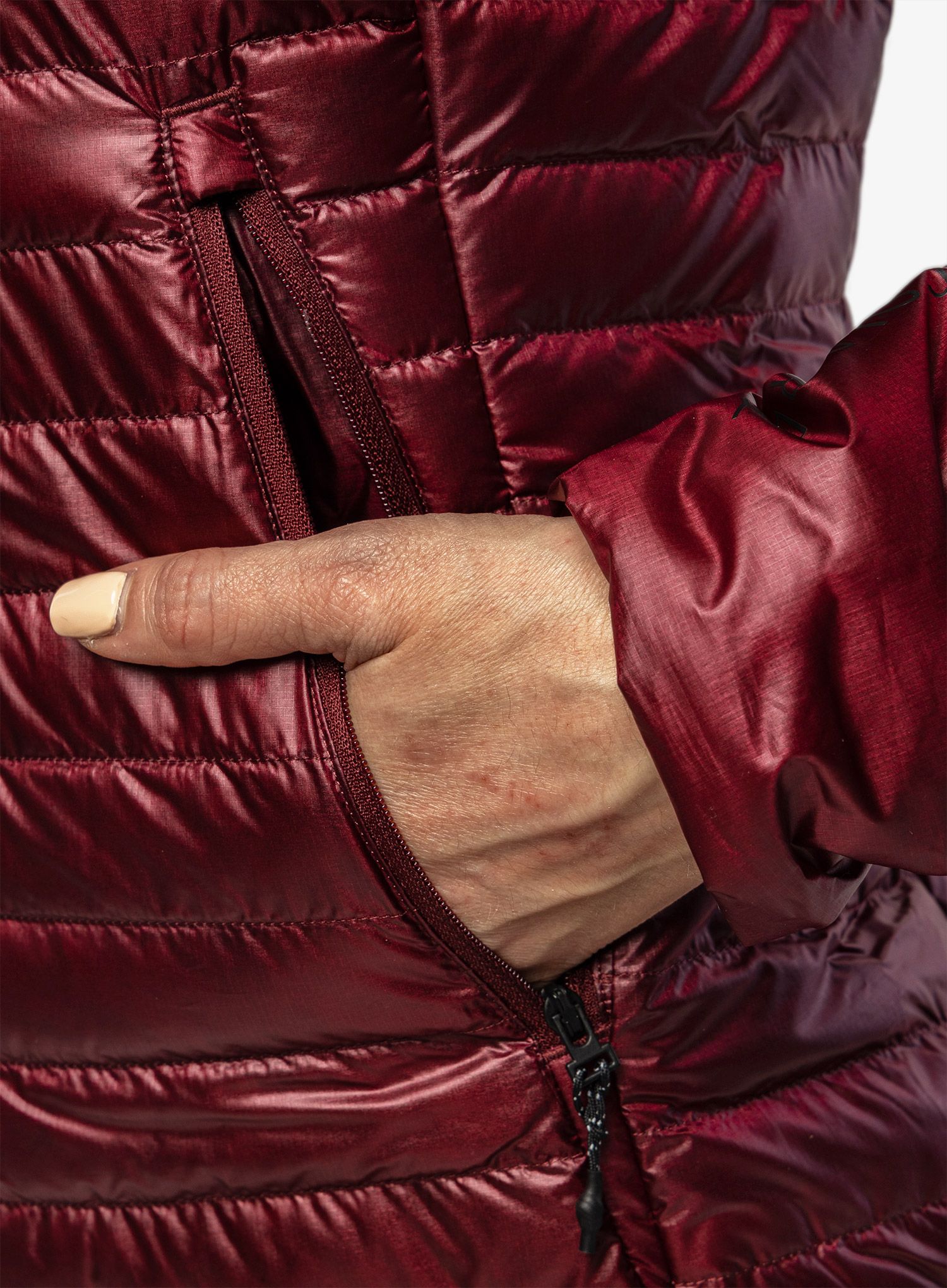 Ženska puhovka adidas TERREX Techrock Year-Round Down Hooded Jkt - shadow red/black