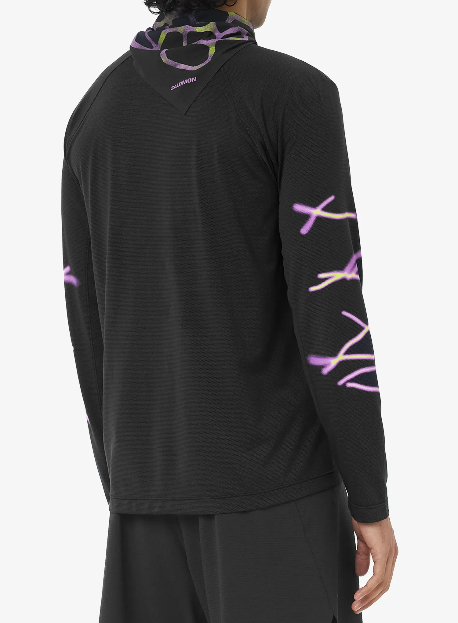 Puloverji brez kapuce Salomon Shkout Core LS TEE GFX - deep black