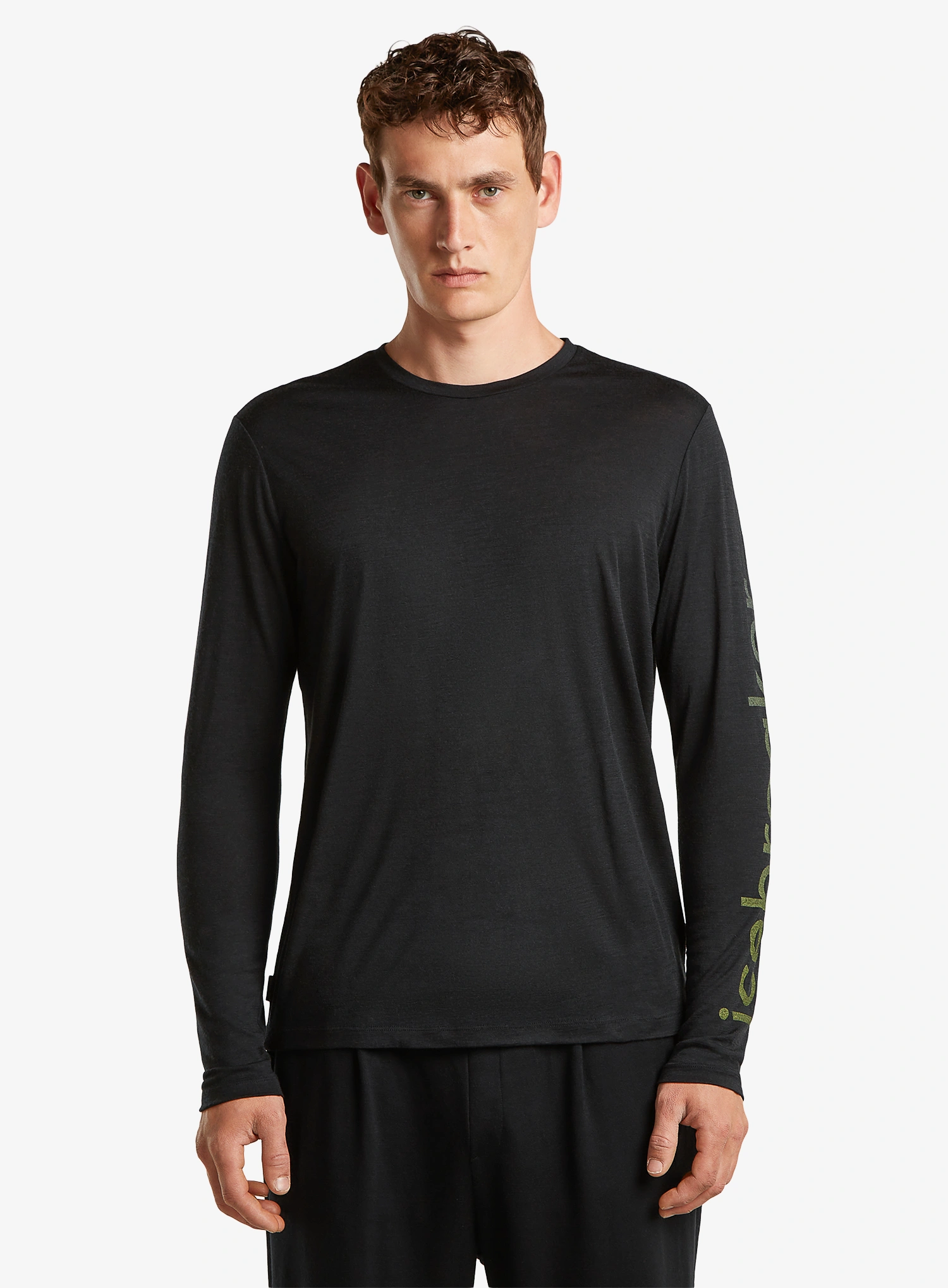 IcebreakerMerino150TechLiteLSTeeIBVertical_black_fw26_032.webp