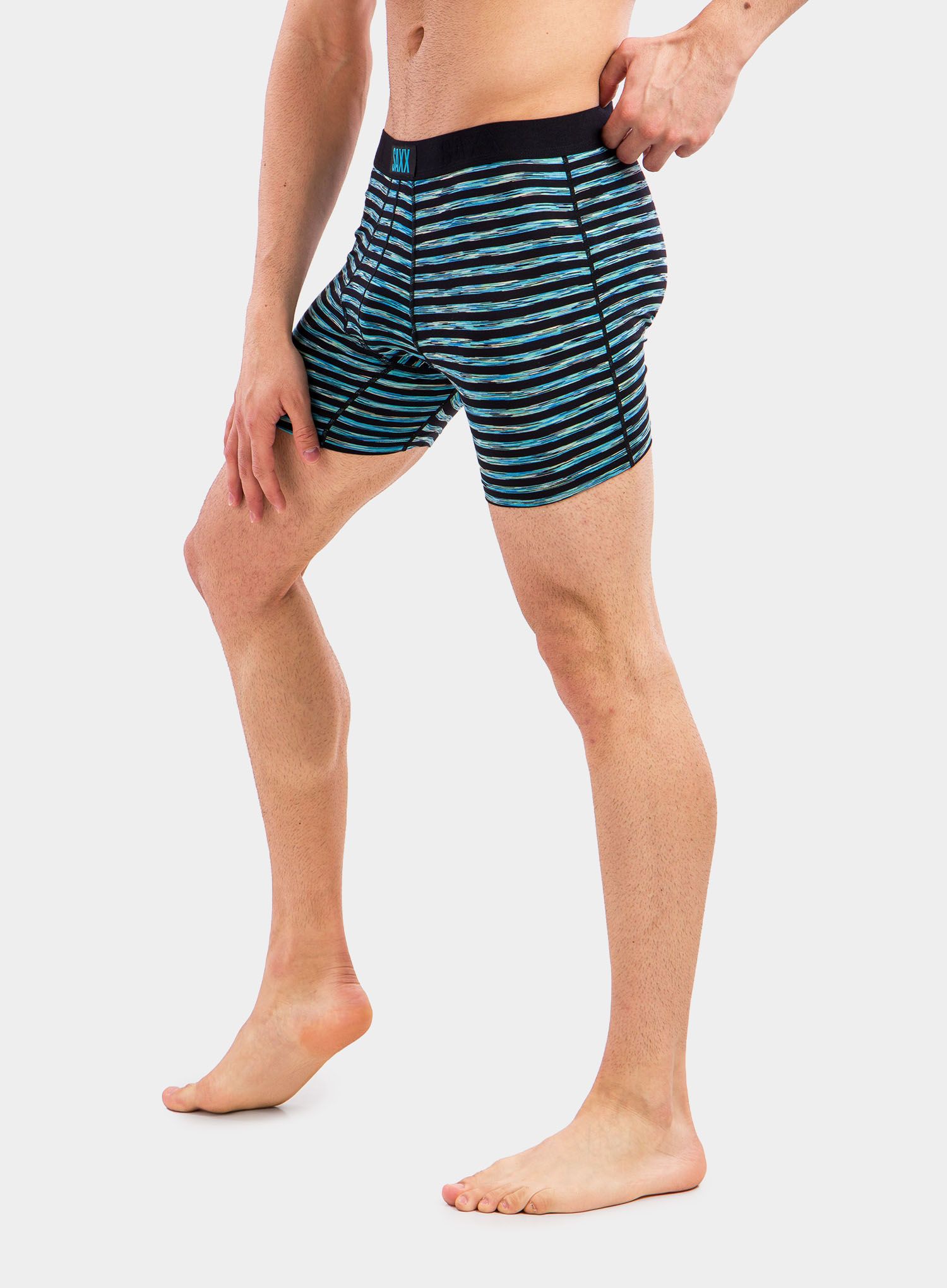 Moške boksarice SAXX Vibe Boxer Modern Fit - black space hiker stripe