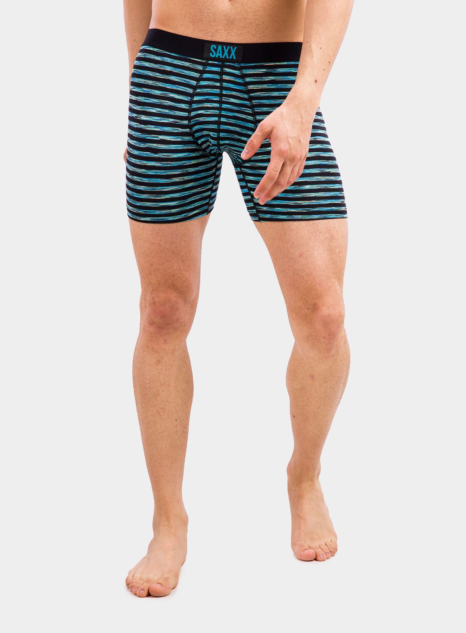 Moške boksarice SAXX Vibe Boxer Modern Fit - black space hiker stripe