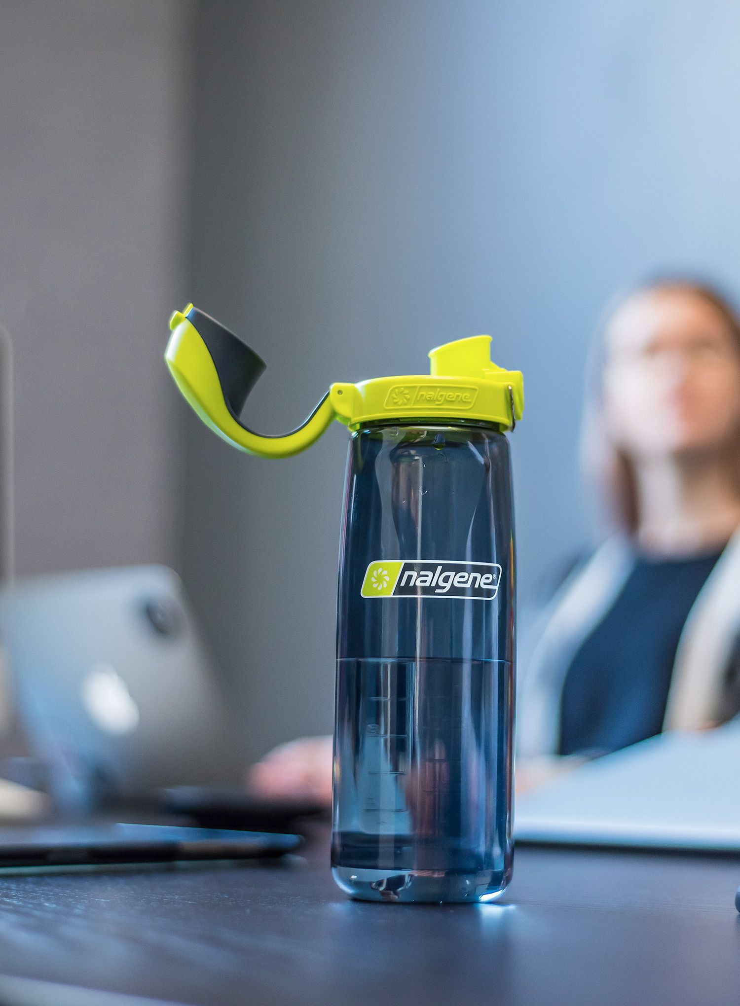 Steklenica Nalgene On The Fly 24 oz (710 ml) - charcoal/lime