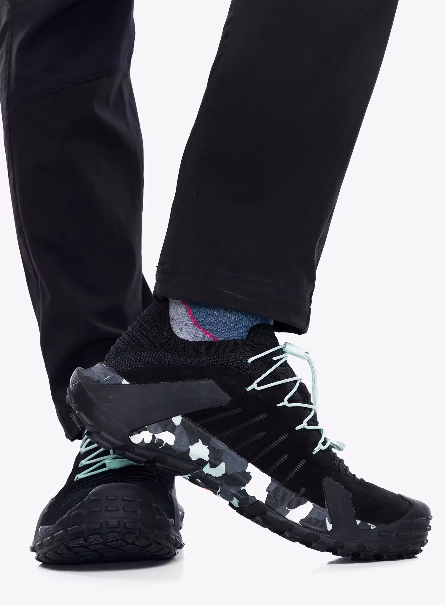 Ženski čevlji Mammut Hueco II Low GTX - black/neo mint