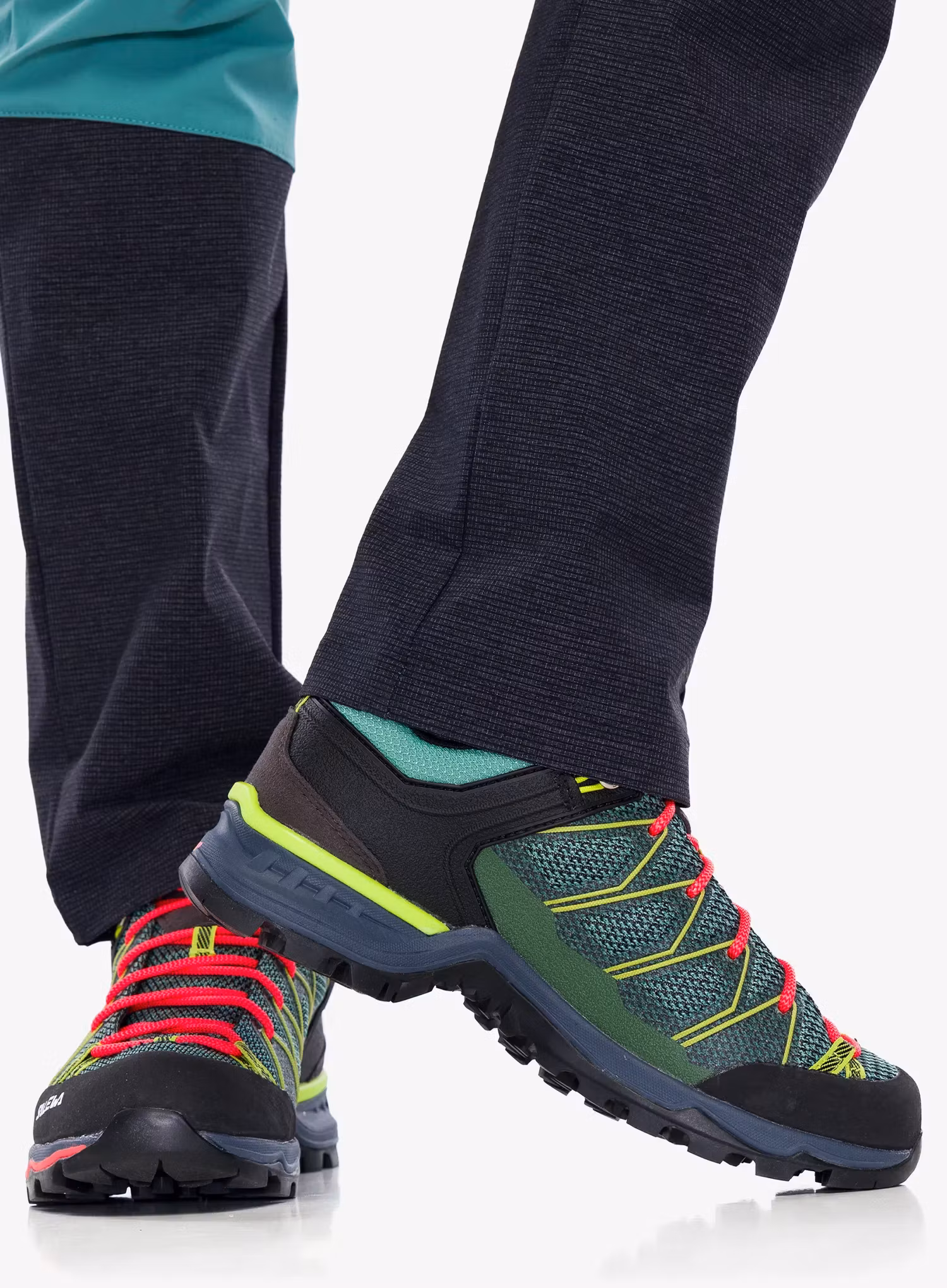Ženski čevlji Salewa Mountain Trainer Lite GTX - feld green/fluo coral