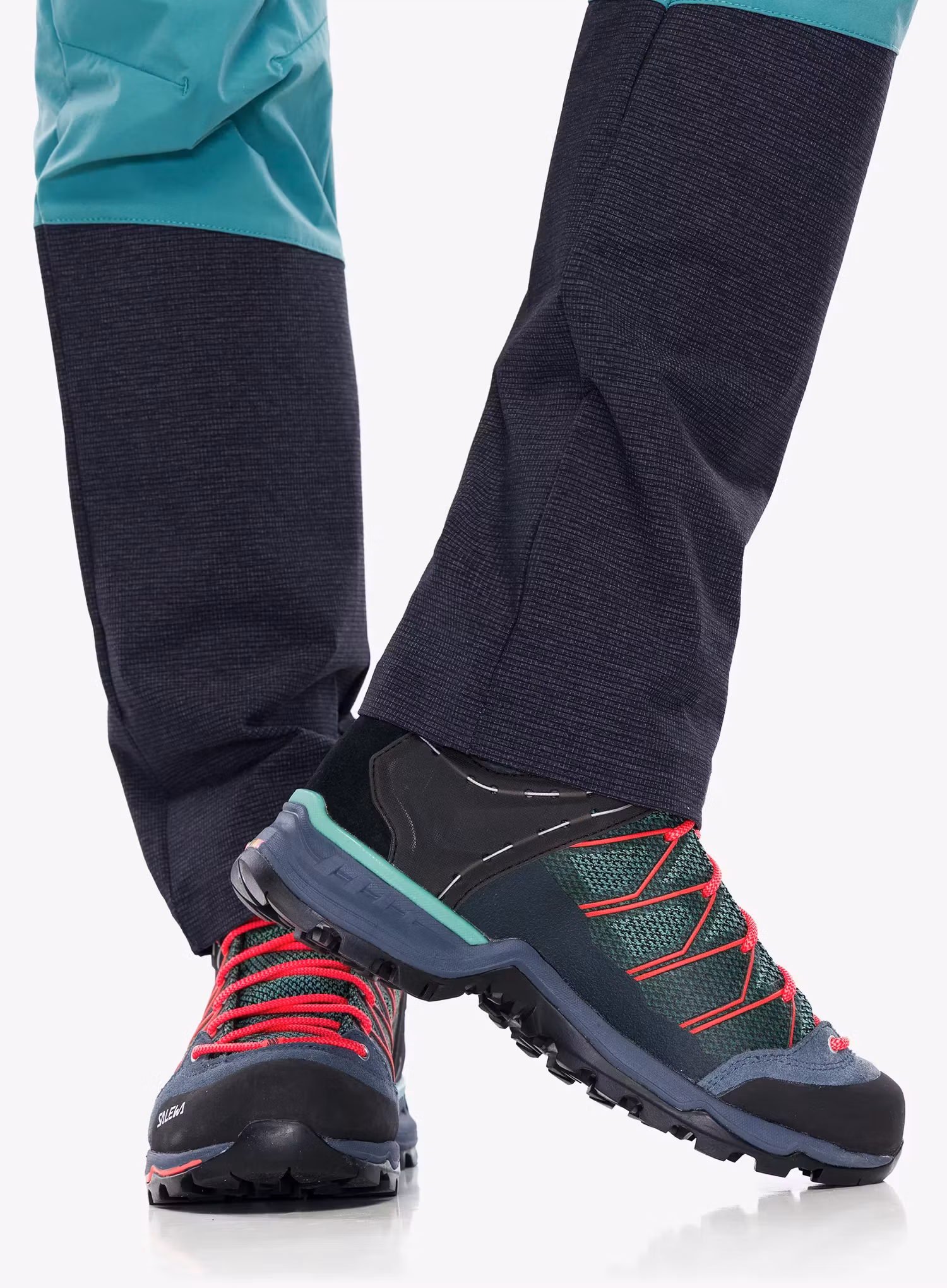 Ženski čevlji Salewa Mountain Trainer Lite Mid GTX - feld green/fluo coral