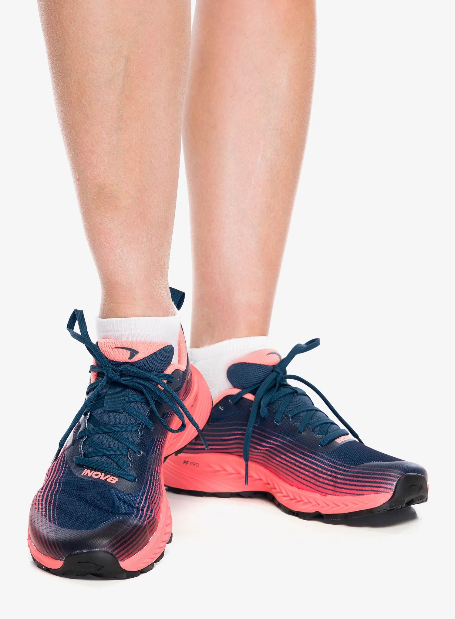 Ženski tekaški čevlji Inov-8 TrailFly Speed Wide - navy/coral