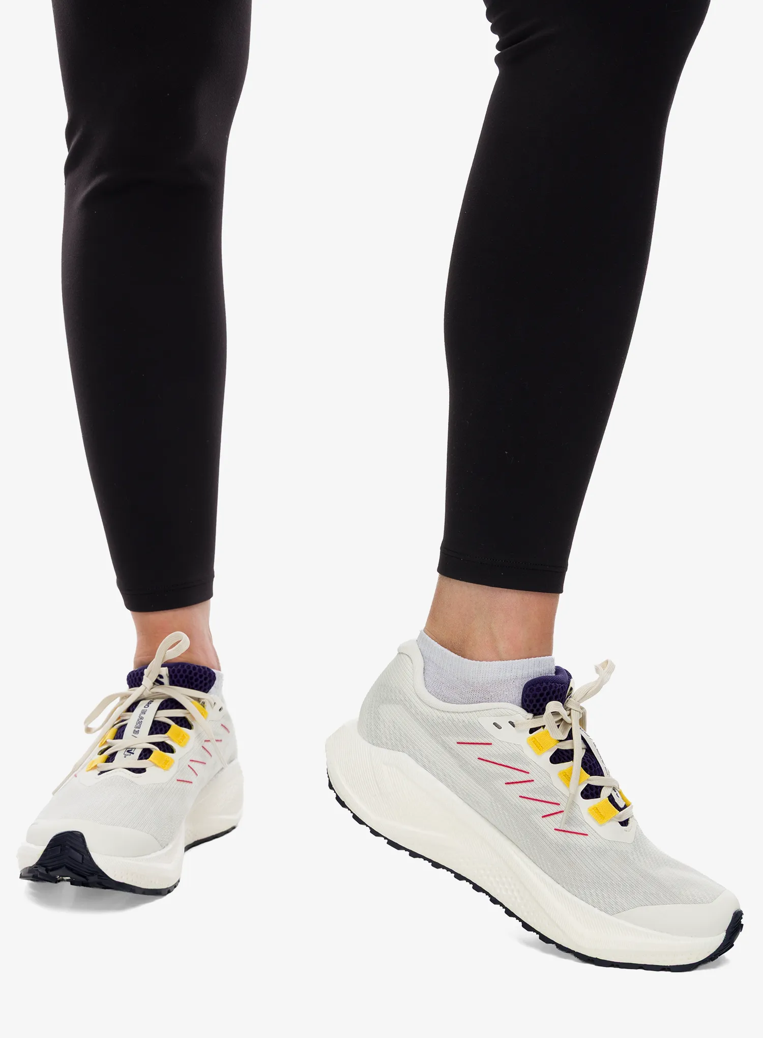 Ženski tekaški čevlji Salomon Aero Blaze 3 Grvl GTX - vanila/astral/astral