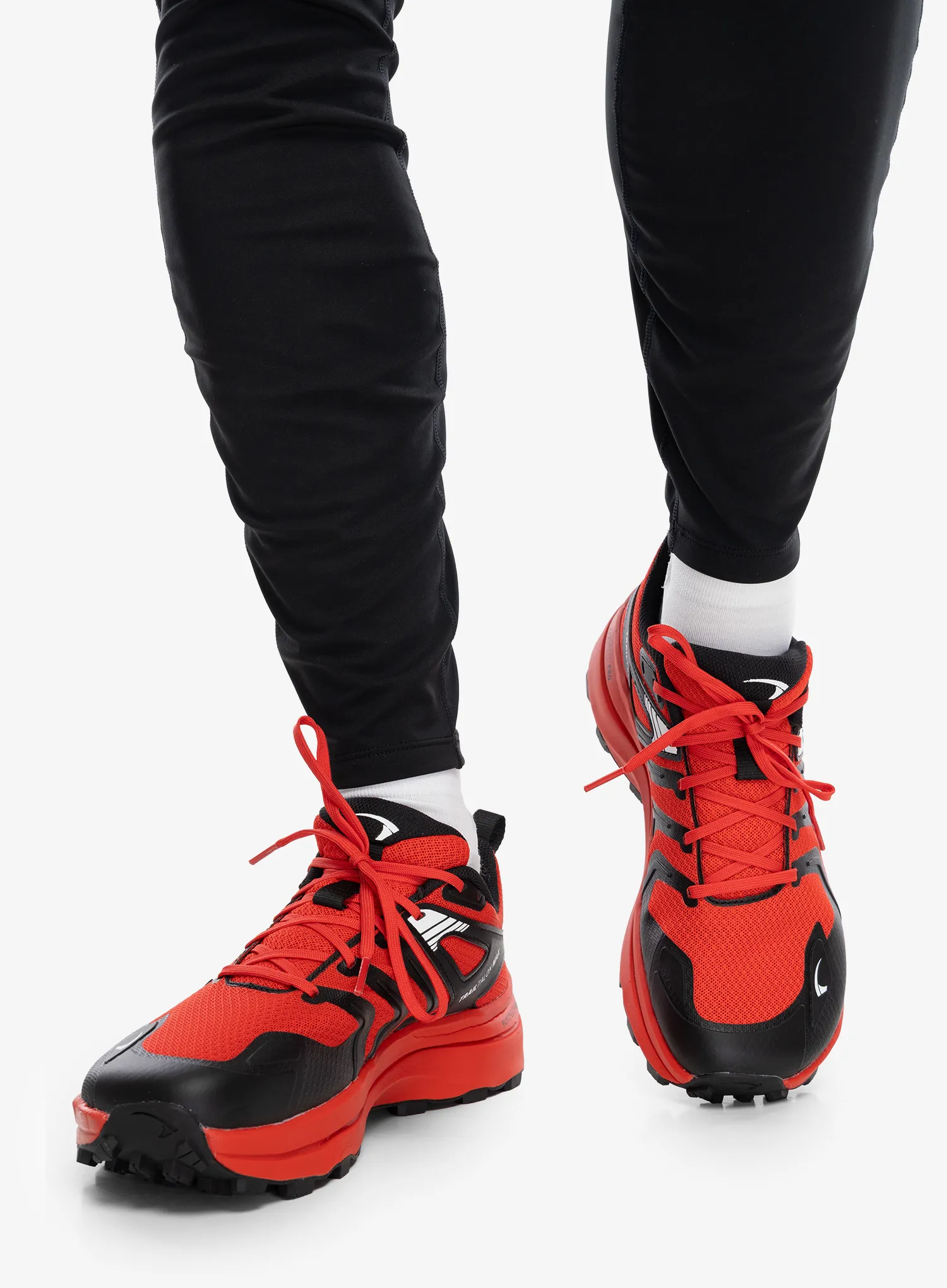 Tekaški čevlji Inov-8 TrailTalon Max - red/black