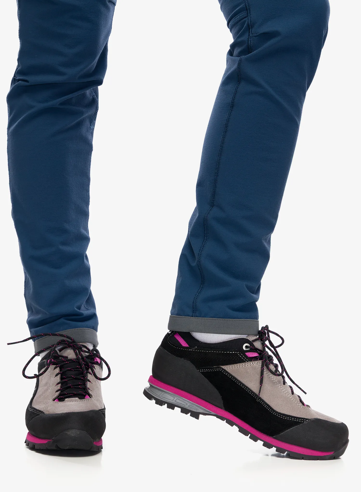 Ženski GORE-TEX čevlji AKU Link GTX - grey/fuxia