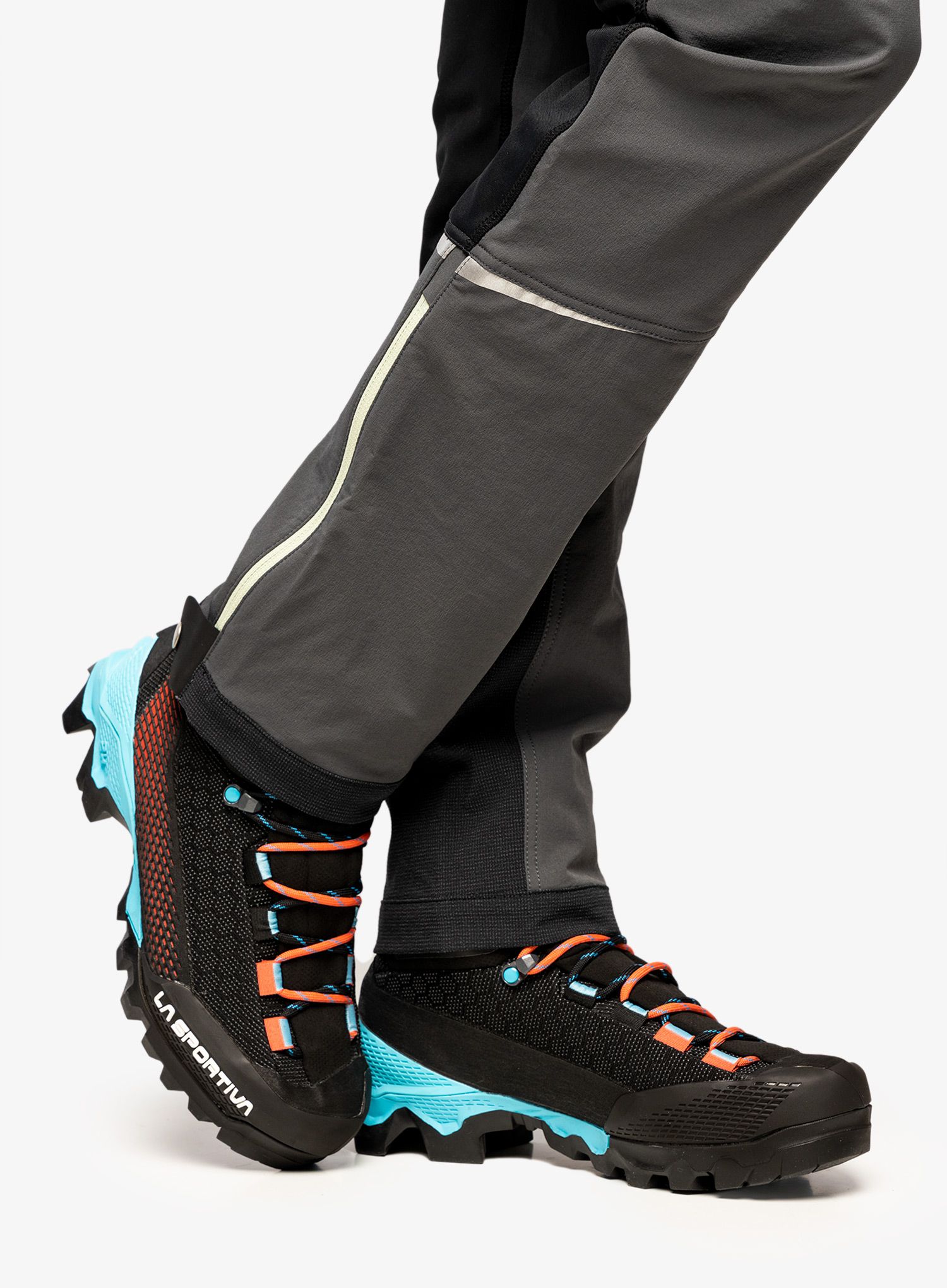 Ženski GORE-TEX čevlji La Sportiva Aequilibrium ST GTX - hibiscus/black