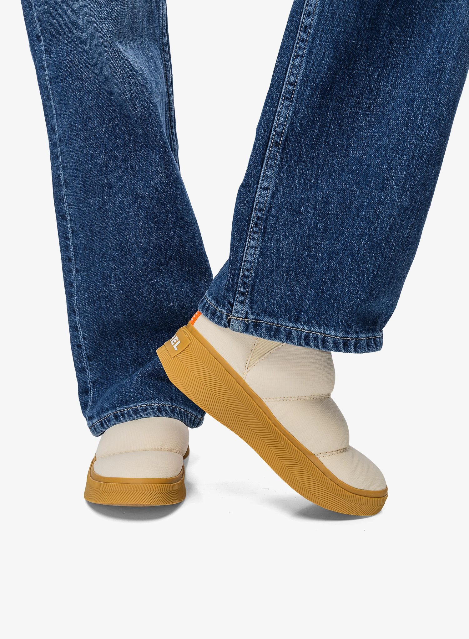 Ženski čevlji Sorel Out N About IV Mini Puffy - honey white/gum 16