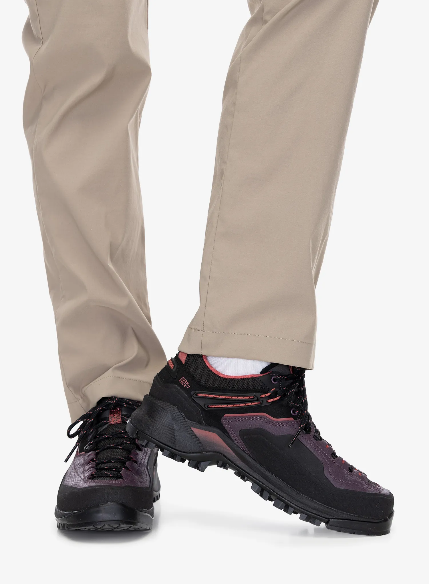 Ženski pristopni čevlji Garmont Akron GTX - grey/mineral red