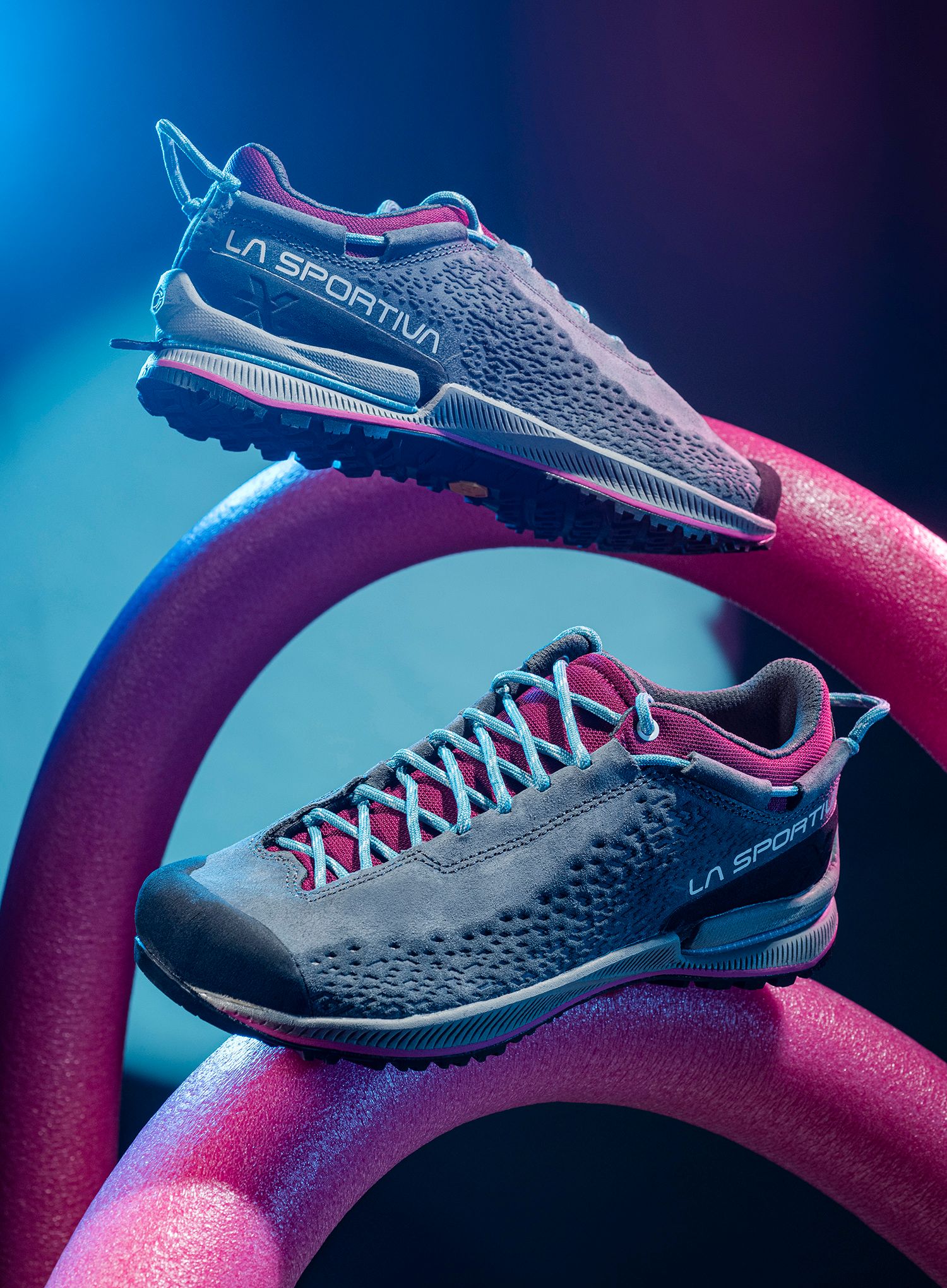 Ženski pristopni čevlji La Sportiva TX2 Evo Leather - carbon/red plum