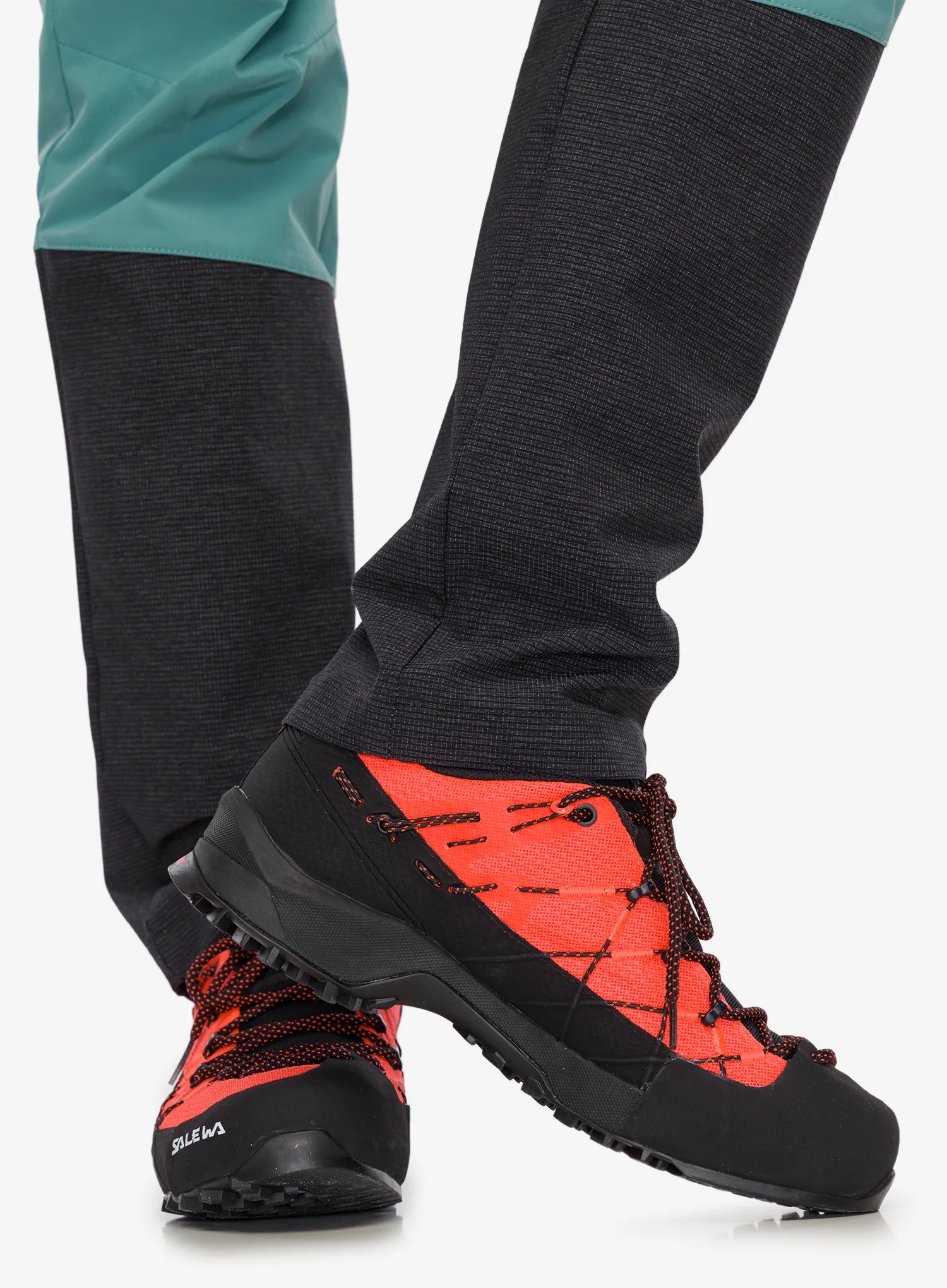 Ženski pristopni čevlji Salewa WIildfire 2 - fluo coral/black