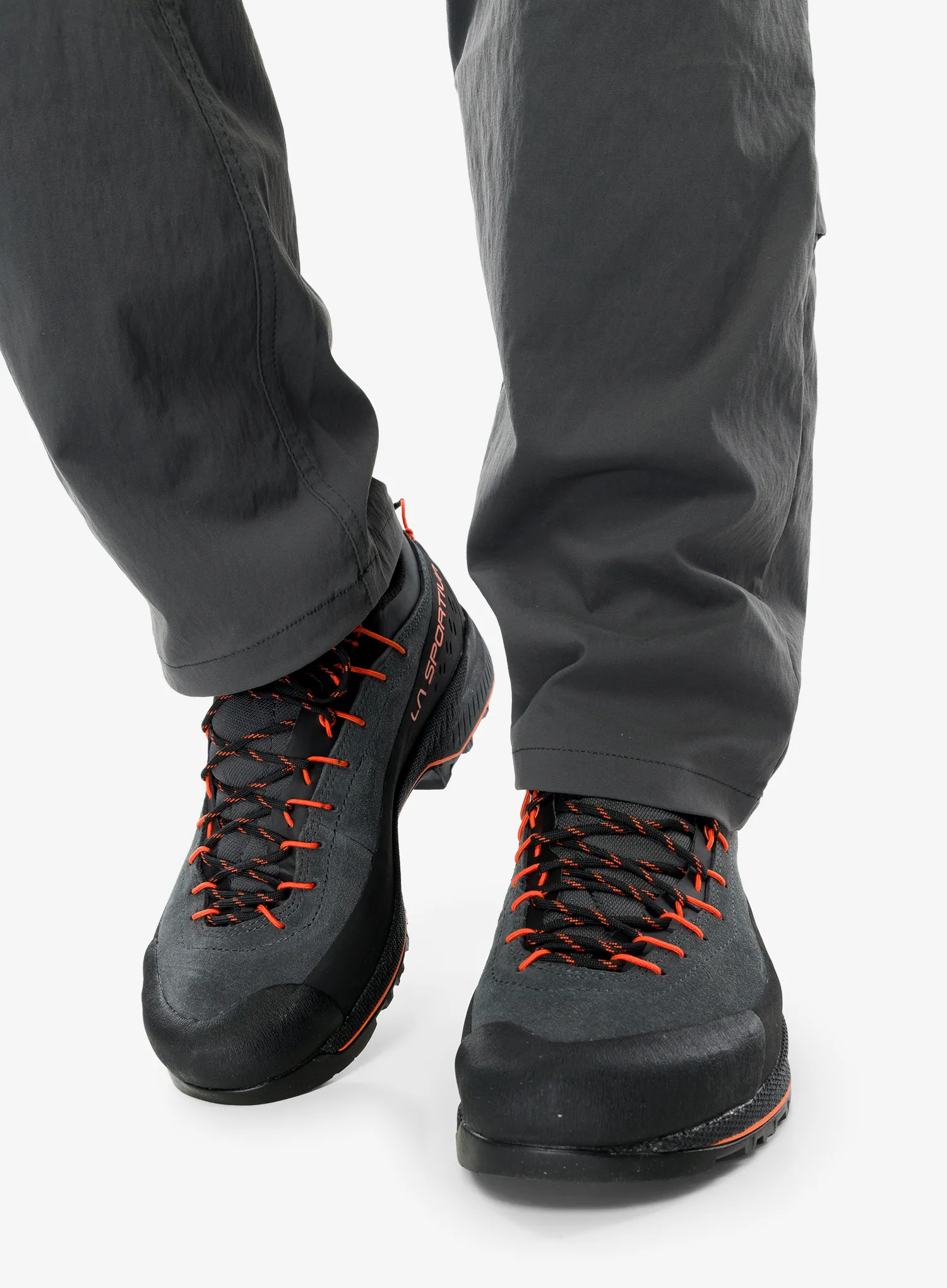 Pristopni čevlji La Sportiva TX4 Evo - carbon/cherry tomato