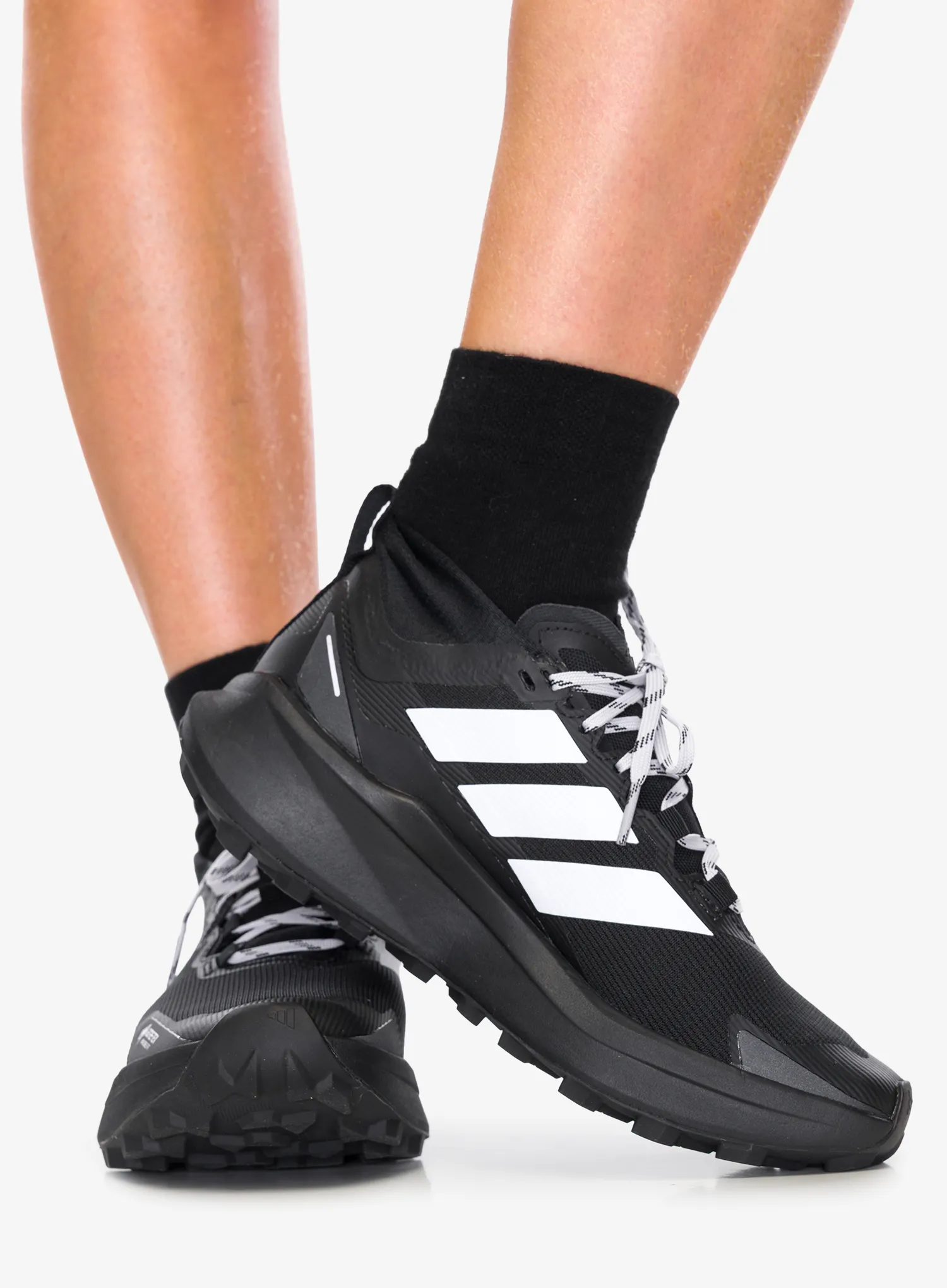 Ženski tekaški čevlji adidas TERREX Agravic GTX - cblack/sildaw/gretwo