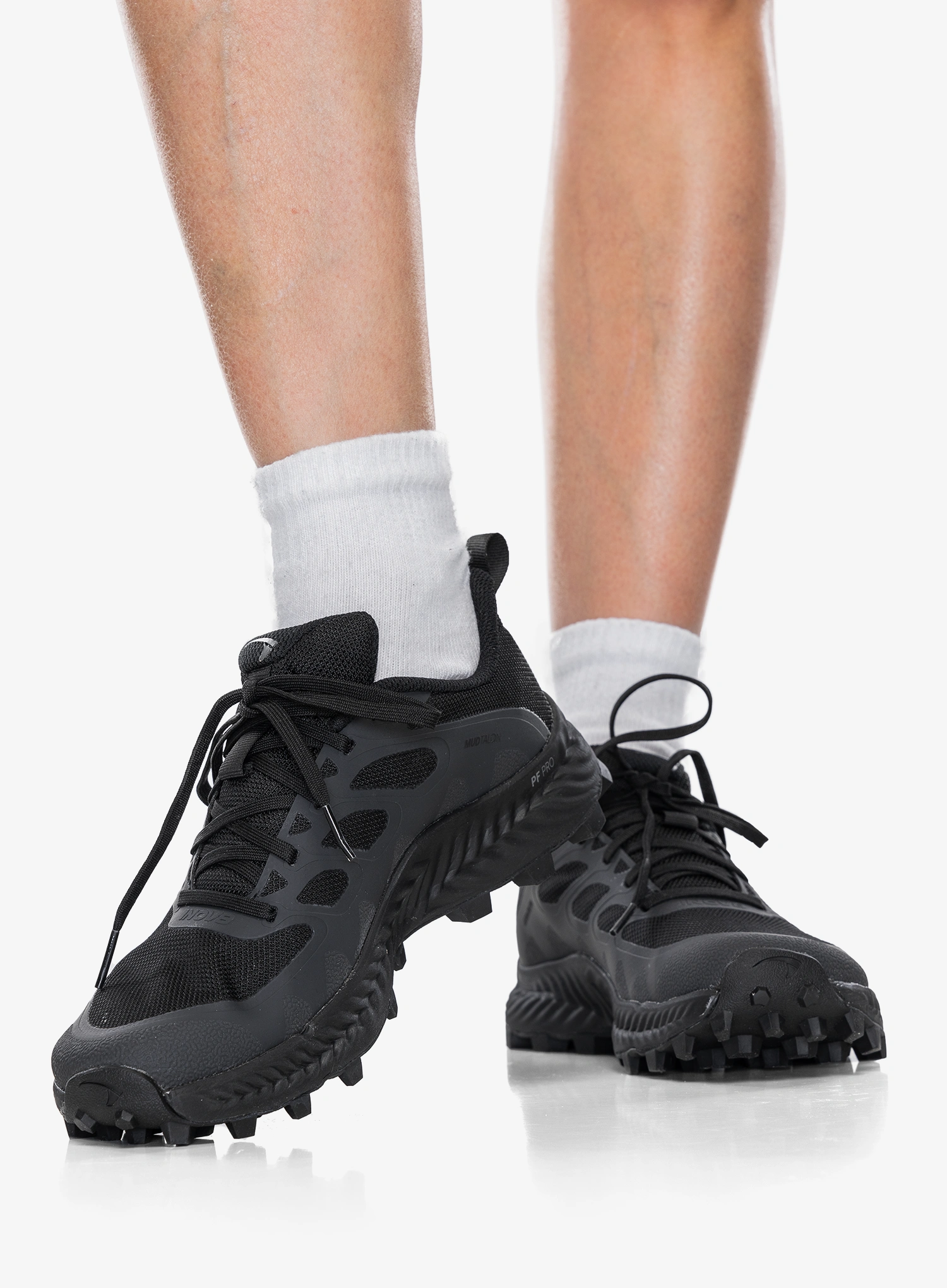 Ženski tekaški čevlji Inov-8 MudTalon Precision - black