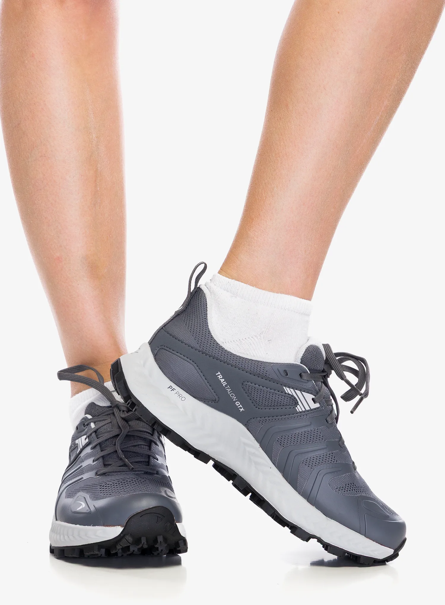 Ženski tekaški čevlji Inov-8 Trailtalon GTX - grey