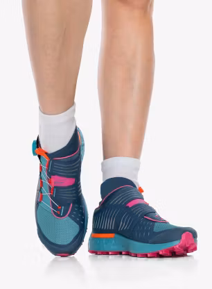 Ženski tekaški čevlji La Sportiva Cyclon - storm blue/cherry tomato