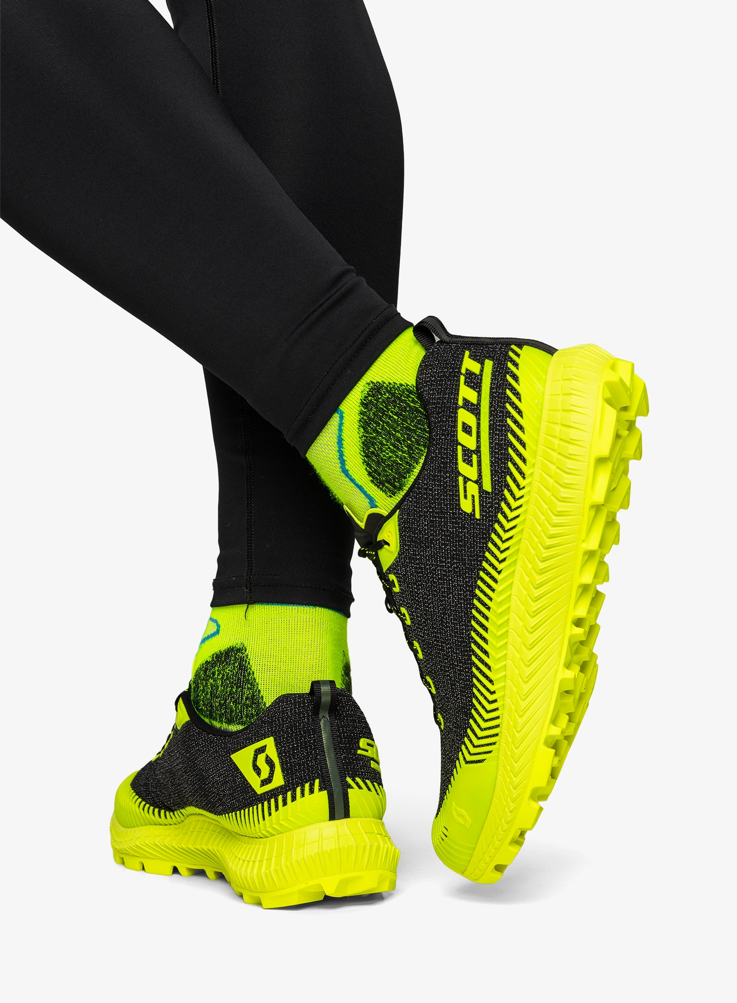 Trail tekaški čevlji SCOTT Supertrac Ultra RC - black/yellow