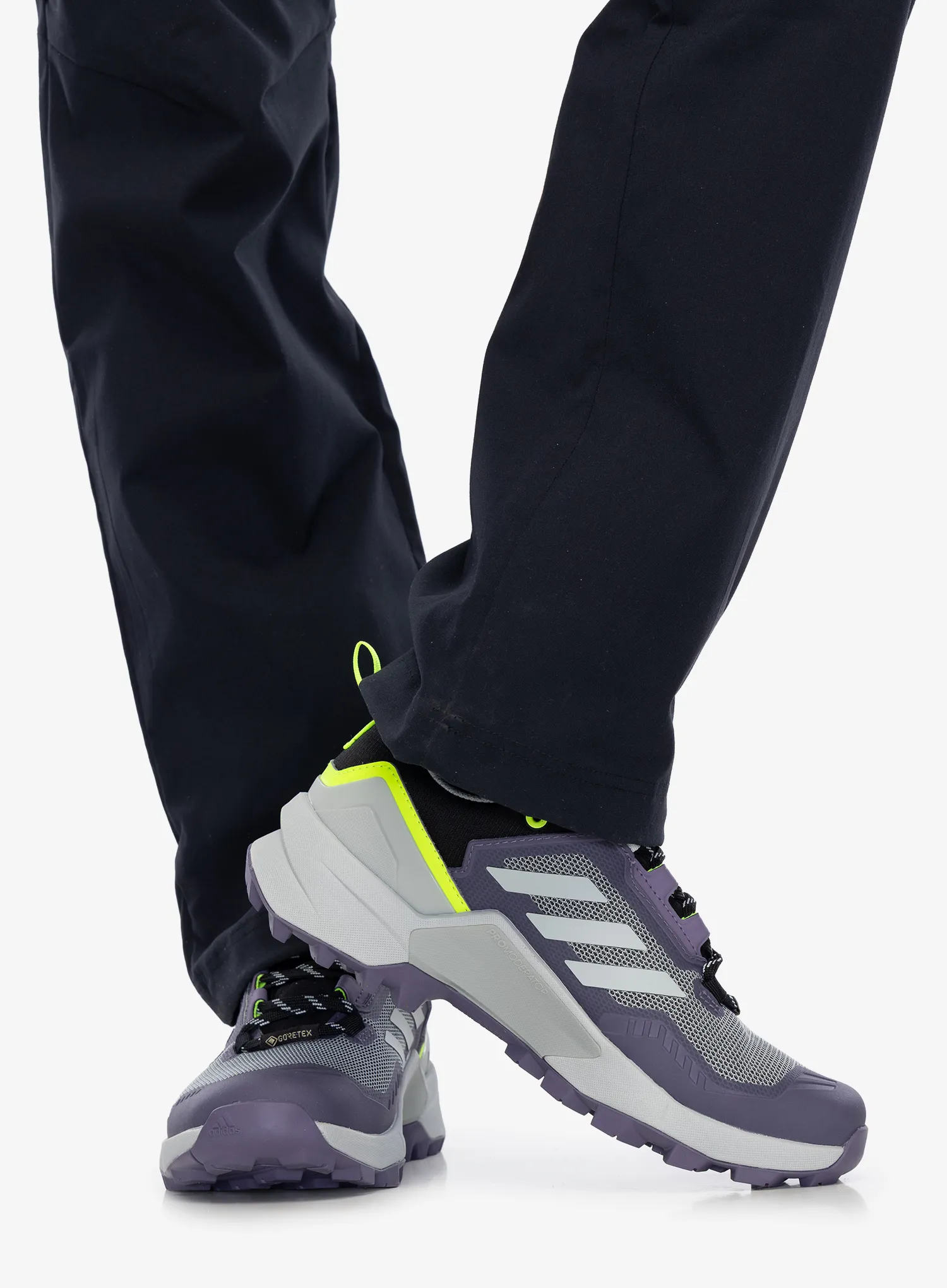 Ženski treking čevlji adidas TERREX Swift R3 GTX - wonsil/wonsil/luclem