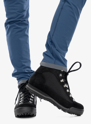 Ženski treking čevlji AKU Ultra Light GTX - black/black