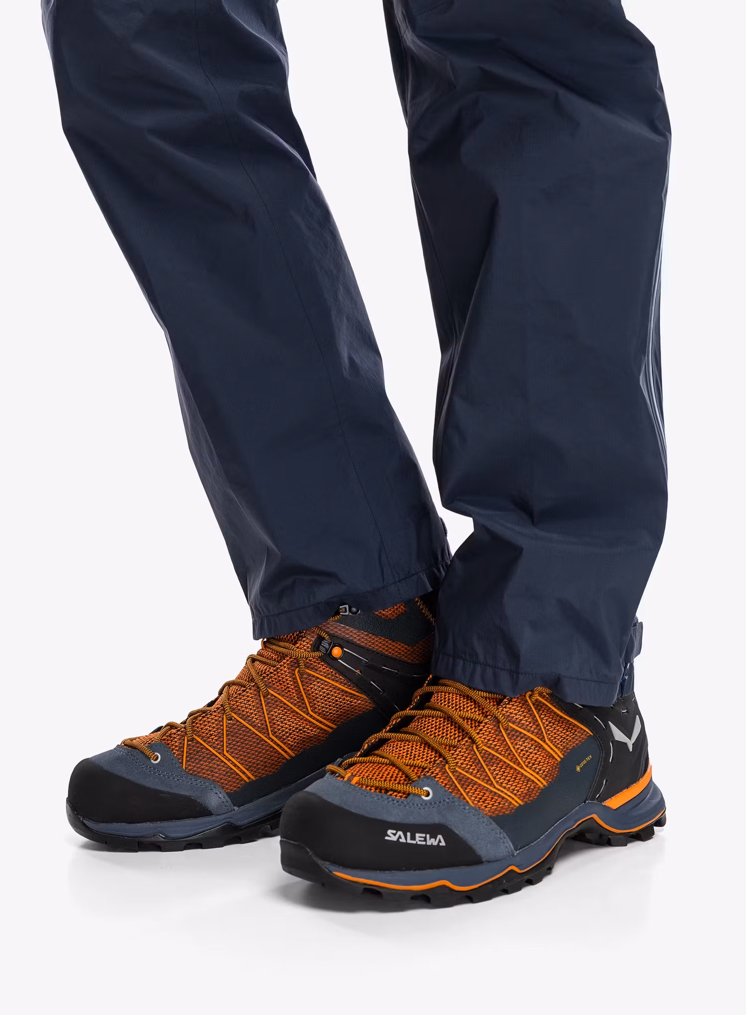 Treking čevlji Salewa Mountain Trainer Lite Mid GTX - black out/carrot