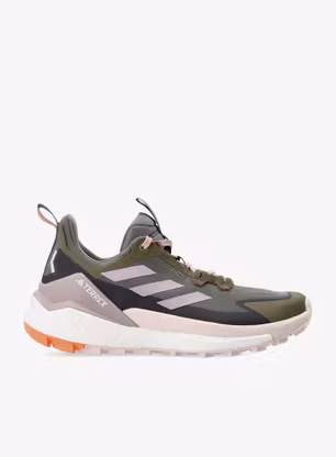 Ženski pohodniški čevlji adidas TERREX Free Hiker 2 Low - olive str/prelo fig/amber tin