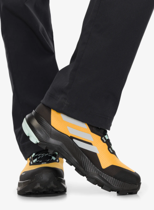 Ženski pohodniški čevlji adidas TERREX Mid RAIN.RDY - preyel/wonsil/seflaq