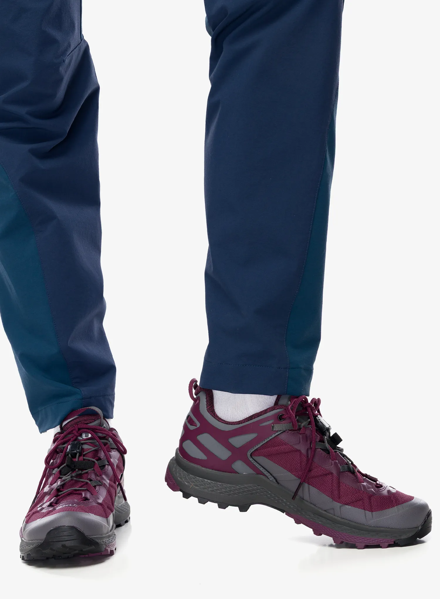 Ženski pohodniški čevlji AKU Rocket DFS GTX - deep violet/anthracite