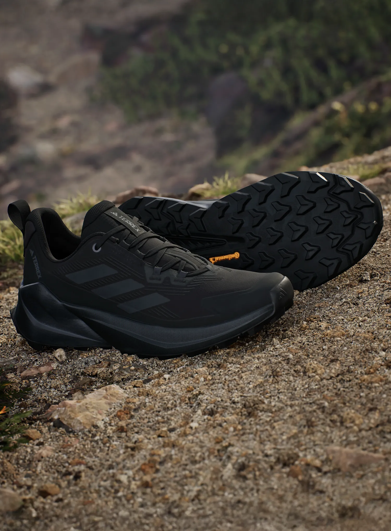 Ženski nizki pohodniški čevlji adidas TERREX Trailmaker 2 - core blk/grey four/colleg gold